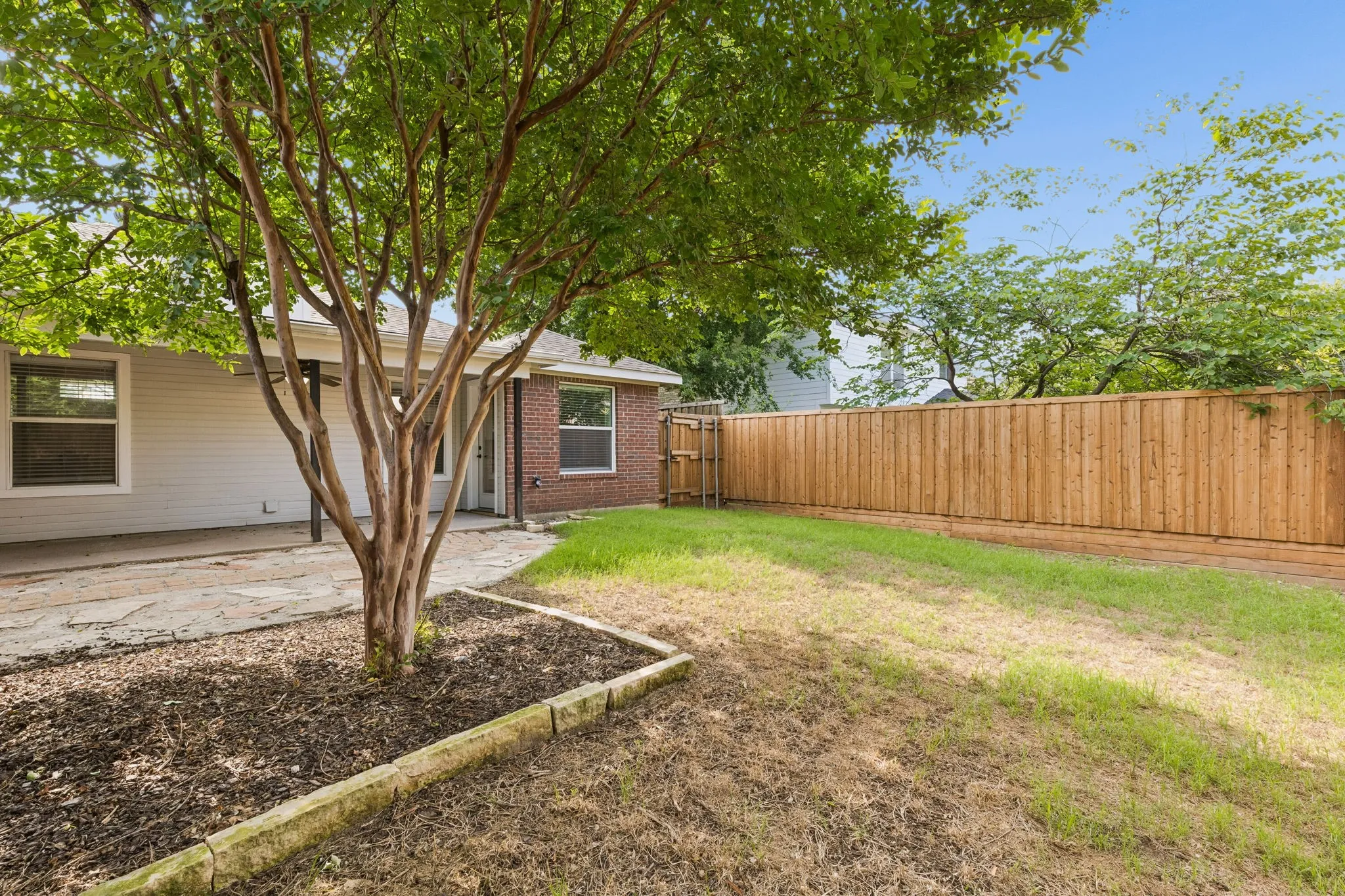 Single Family Residence For Sale in Collin County , 8109 Wharf Street, Frisco, Texas 75035, 3 Bedroom, 2 Bathroom, 2 Garage spaces, 1,519 Sqft, built in 1995, mls#21365882, Real Estate Agent in Frisco, Homes For Sale in Collin county, Homes For Sale in Frisco, Realtor in Frisco Texas, Real Estate Brokerage Independent Realty Texas, Luminita Cordes Realtor