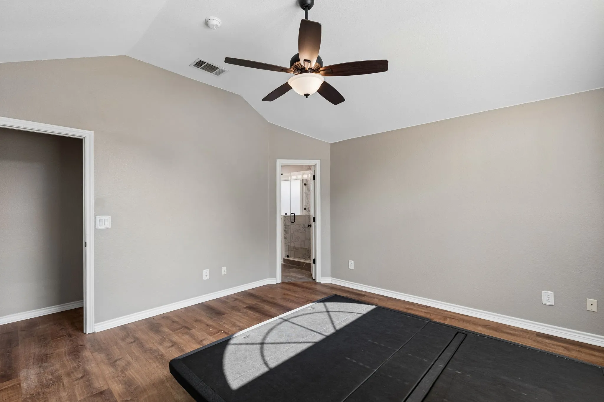 Single Family Residence For Sale in Collin County , 8109 Wharf Street, Frisco, Texas 75035, 3 Bedroom, 2 Bathroom, 2 Garage spaces, 1,519 Sqft, built in 1995, mls#21365882, Real Estate Agent in Frisco, Homes For Sale in Collin county, Homes For Sale in Frisco, Realtor in Frisco Texas, Real Estate Brokerage Independent Realty Texas, Luminita Cordes Realtor