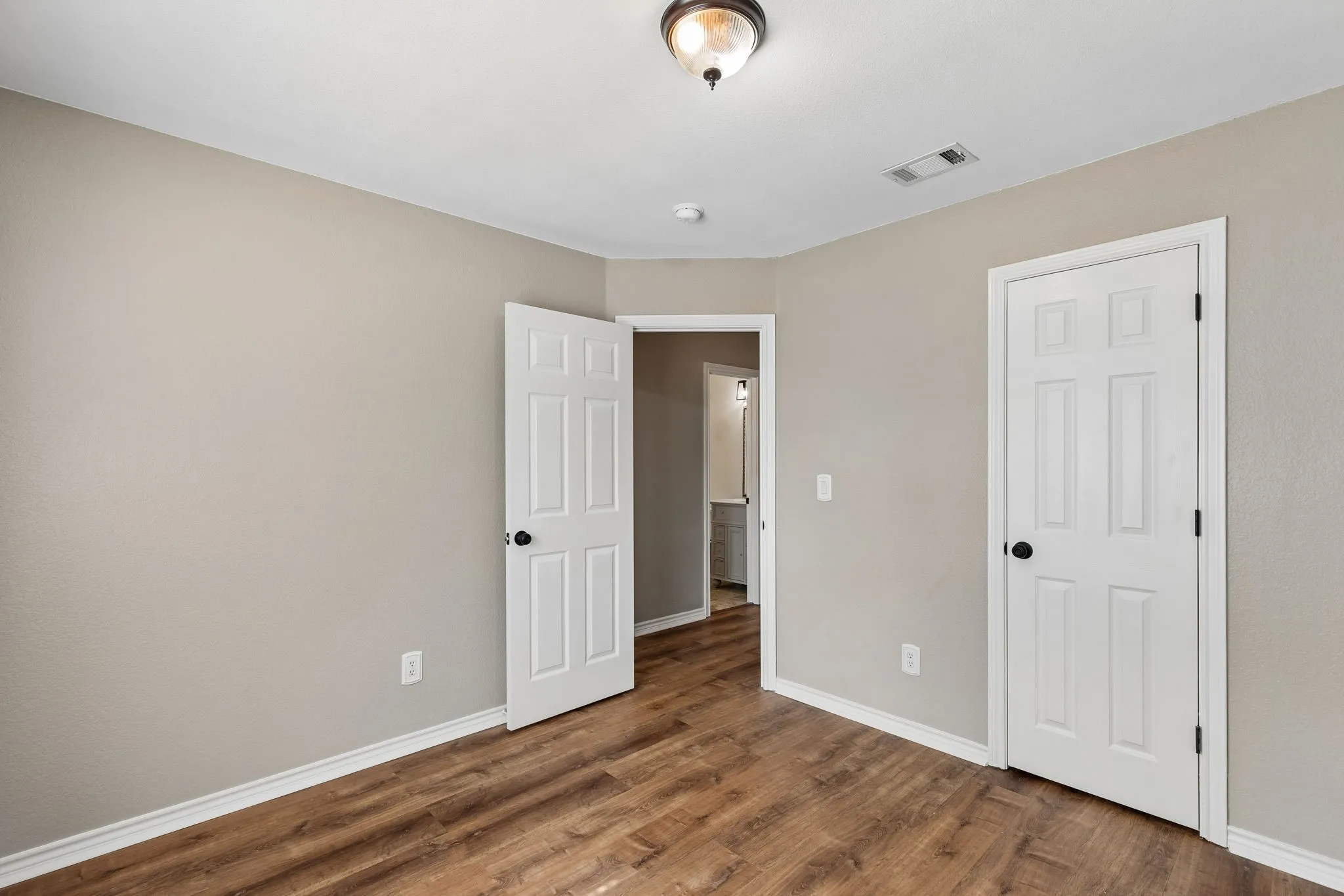 Single Family Residence For Sale in Collin County , 8109 Wharf Street, Frisco, Texas 75035, 3 Bedroom, 2 Bathroom, 2 Garage spaces, 1,519 Sqft, built in 1995, mls#21365882, Real Estate Agent in Frisco, Homes For Sale in Collin county, Homes For Sale in Frisco, Realtor in Frisco Texas, Real Estate Brokerage Independent Realty Texas, Luminita Cordes Realtor