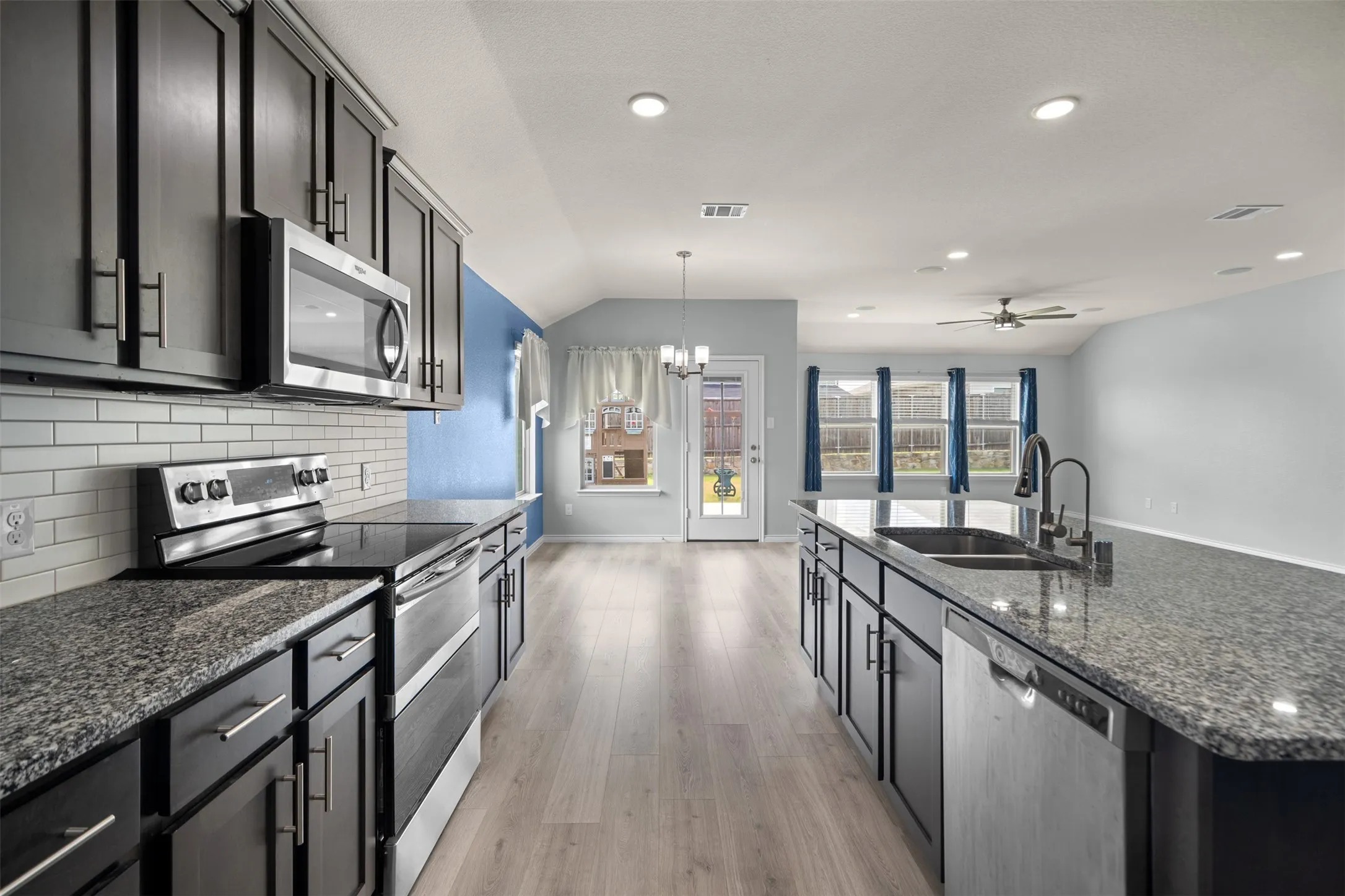 Single Family Residence For Sale in Collin County , 3009 Teakwood Street, Anna, Texas 75409, 4 Bedroom, 2 Bathroom, 2 Garage spaces, 2,036 Sqft, built in 2020, mls#21373045, Real Estate Agent in Anna, Homes For Sale in Collin county, Homes For Sale in Anna, Realtor in Anna Texas, Real Estate Brokerage Independent Realty Texas, Luminita Cordes Realtor