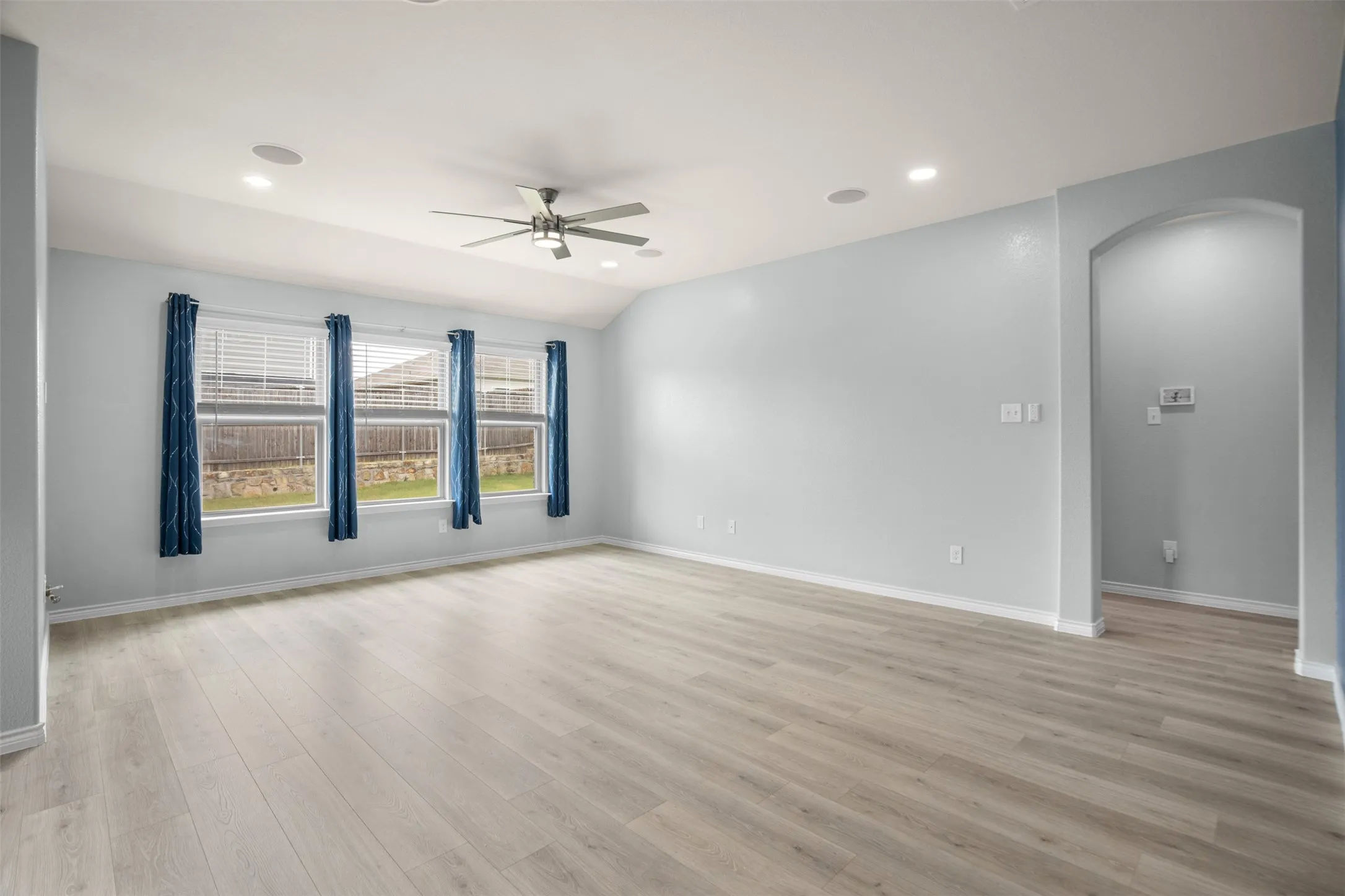 Single Family Residence For Sale in Collin County , 3009 Teakwood Street, Anna, Texas 75409, 4 Bedroom, 2 Bathroom, 2 Garage spaces, 2,036 Sqft, built in 2020, mls#21373045, Real Estate Agent in Anna, Homes For Sale in Collin county, Homes For Sale in Anna, Realtor in Anna Texas, Real Estate Brokerage Independent Realty Texas, Luminita Cordes Realtor