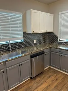 Single Family Residence For Sale in Grayson County , 115 W Spruce Street, Whitewright, Texas 75491, 3 Bedroom, 3 Bathroom, Garage spaces, 1,722 Sqft, built in 1935, mls#21372832, Real Estate Agent in Whitewright, Homes For Sale in Grayson county, Homes For Sale in Whitewright, Realtor in Whitewright Texas, Real Estate Brokerage Independent Realty Texas, Luminita Cordes Realtor