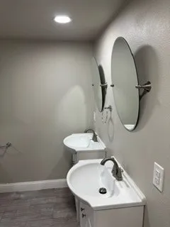 Single Family Residence For Sale in Grayson County , 115 W Spruce Street, Whitewright, Texas 75491, 3 Bedroom, 3 Bathroom, Garage spaces, 1,722 Sqft, built in 1935, mls#21372832, Real Estate Agent in Whitewright, Homes For Sale in Grayson county, Homes For Sale in Whitewright, Realtor in Whitewright Texas, Real Estate Brokerage Independent Realty Texas, Luminita Cordes Realtor