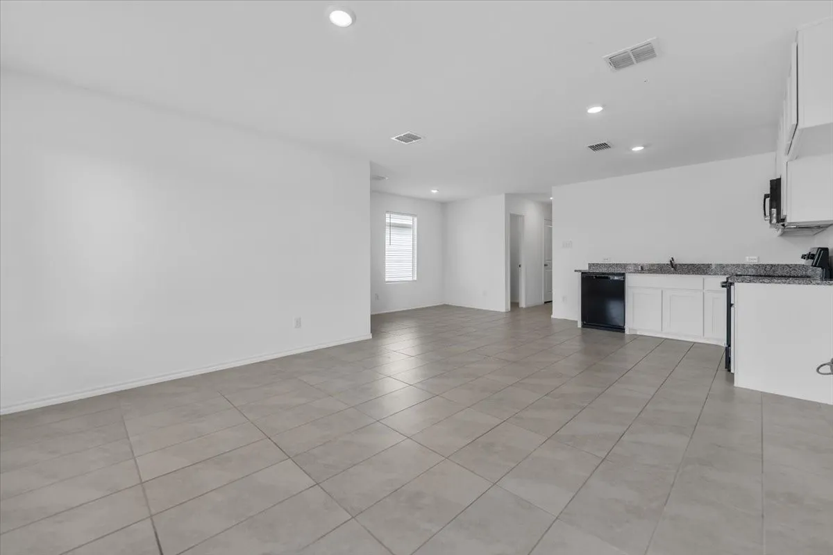 Single Family Residence For Rent in Collin County , 211 Herman Lane, Princeton, Texas 75407, 4 Bedroom, 2 Bathroom, Garage spaces, 1,300 Sqft, built in 2023, mls#21373052, Real Estate Agent in Princeton, Homes For Rent in Collin county, Homes For Rent in Princeton, Realtor in Princeton Texas, Real Estate Brokerage Independent Realty Texas, Luminita Cordes Realtor