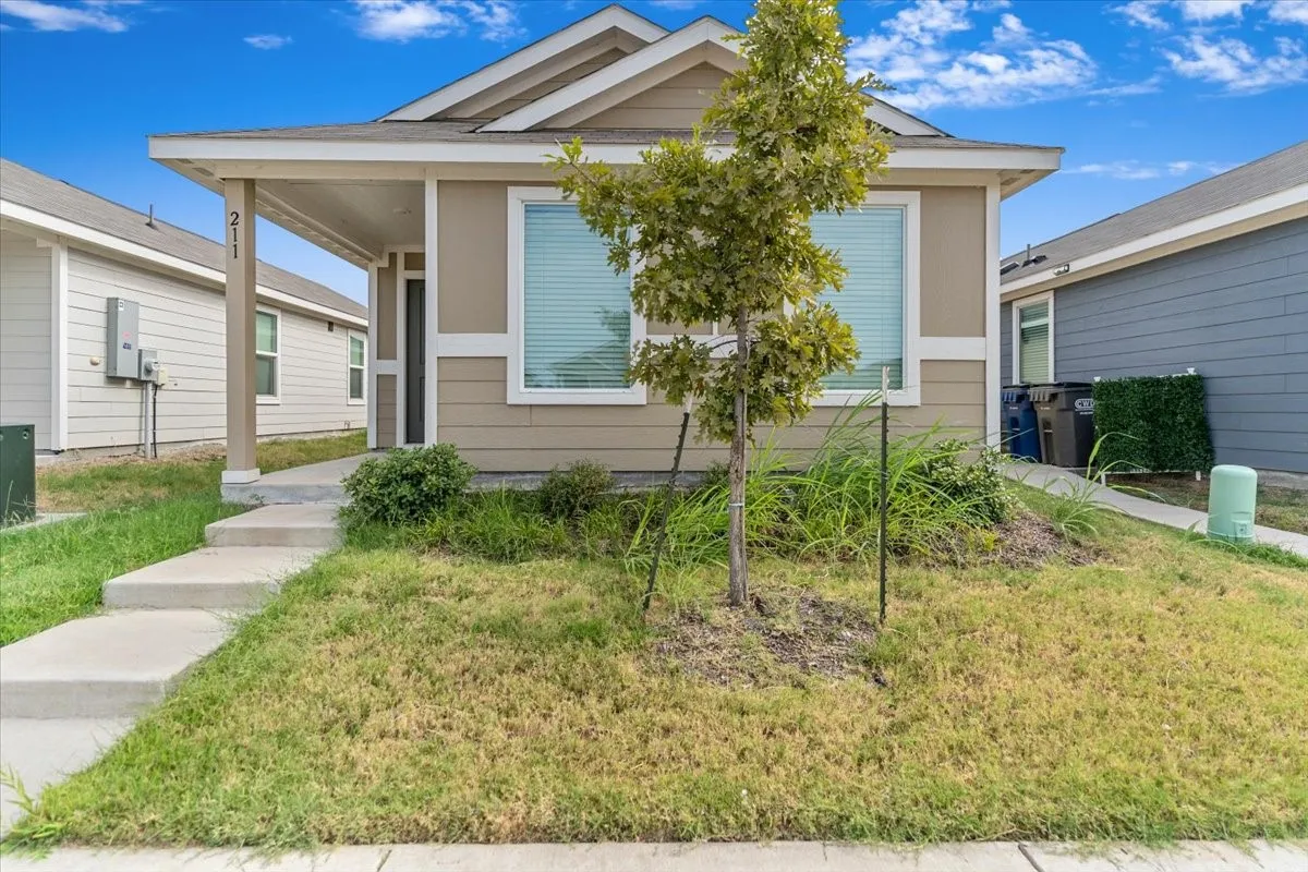 Single Family Residence For Rent in Collin County , 211 Herman Lane, Princeton, Texas 75407, 4 Bedroom, 2 Bathroom, Garage spaces, 1,300 Sqft, built in 2023, mls#21373052, Real Estate Agent in Princeton, Homes For Rent in Collin county, Homes For Rent in Princeton, Realtor in Princeton Texas, Real Estate Brokerage Independent Realty Texas, Luminita Cordes Realtor