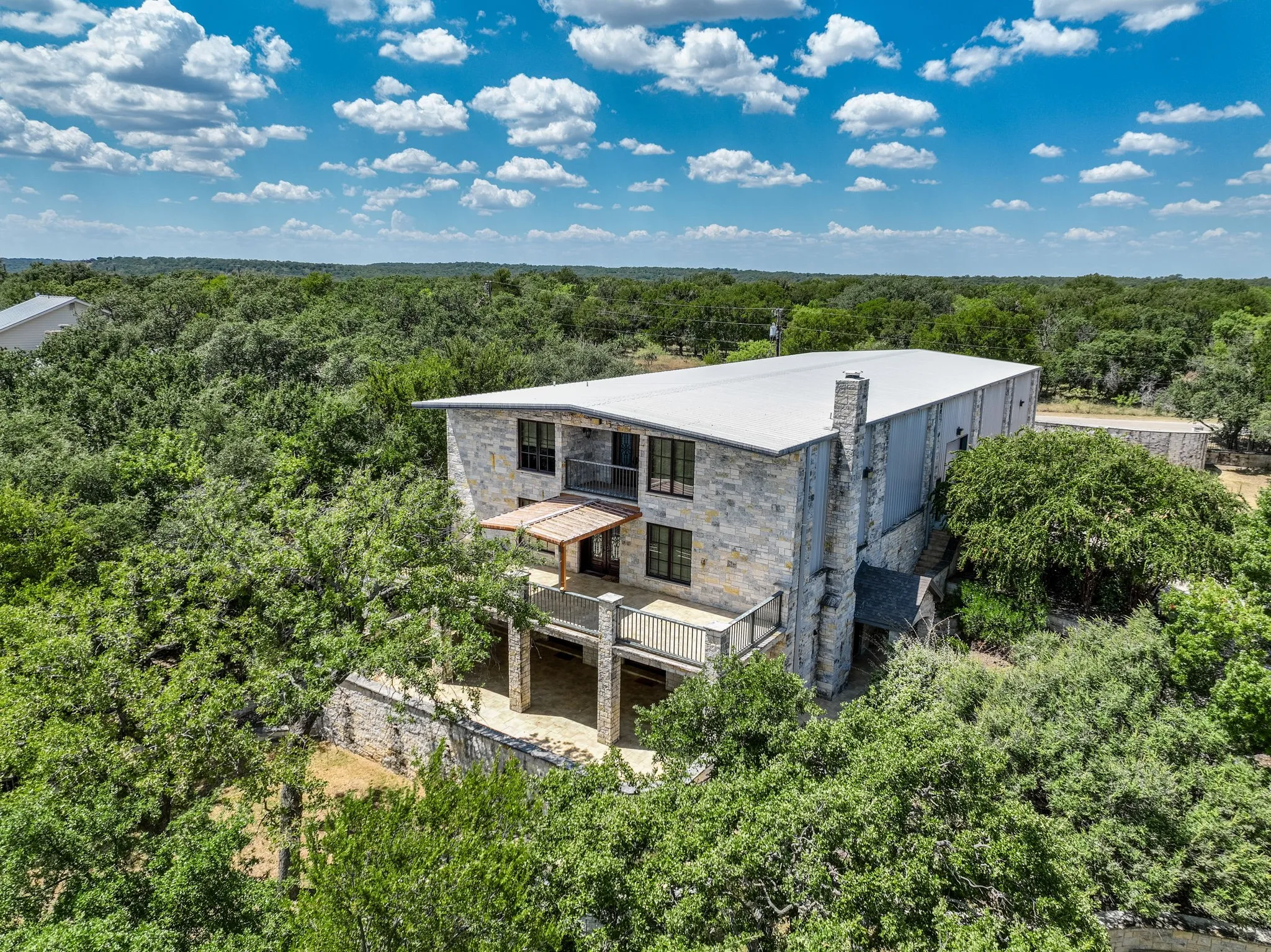 Single Family Residence For Sale in Brown County , 11410 County Road 454, Brownwood, Texas 76801, 4 Bedroom, 6 Bathroom, 5 Garage spaces, 4,269 Sqft, built in 2009, mls#21373047, Real Estate Agent in Brownwood, Homes For Sale in Brown county, Homes For Sale in Brownwood, Realtor in Brownwood Texas, Real Estate Brokerage Independent Realty Texas, Luminita Cordes Realtor