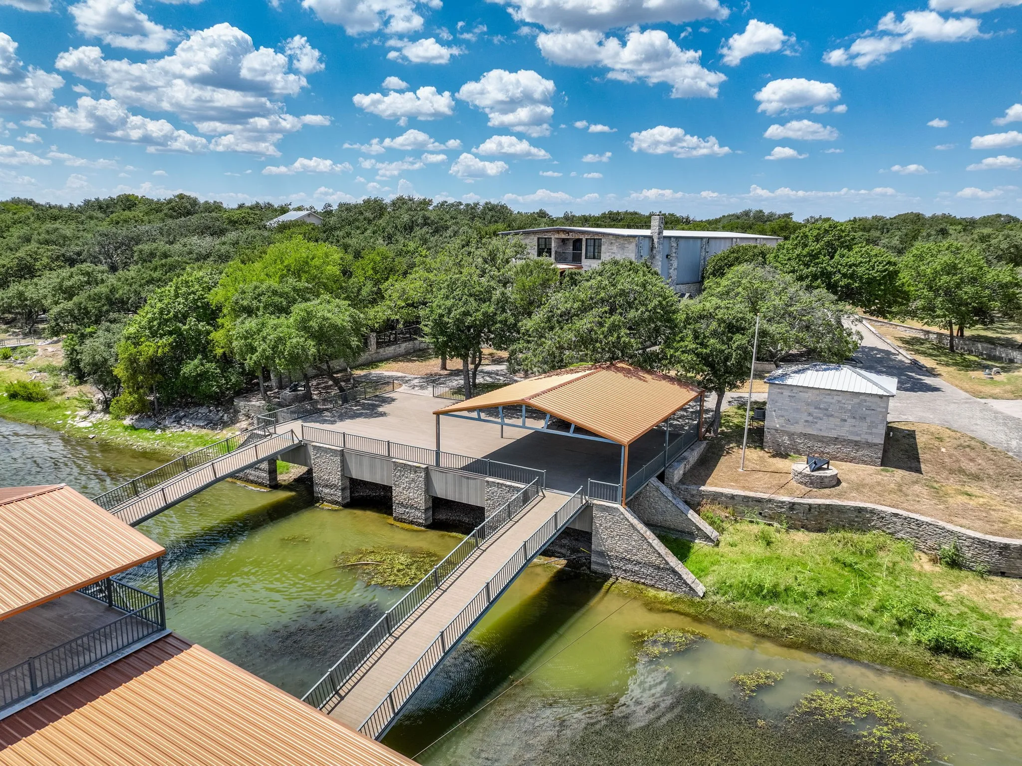 Single Family Residence For Sale in Brown County , 11410 County Road 454, Brownwood, Texas 76801, 4 Bedroom, 6 Bathroom, 5 Garage spaces, 4,269 Sqft, built in 2009, mls#21373047, Real Estate Agent in Brownwood, Homes For Sale in Brown county, Homes For Sale in Brownwood, Realtor in Brownwood Texas, Real Estate Brokerage Independent Realty Texas, Luminita Cordes Realtor