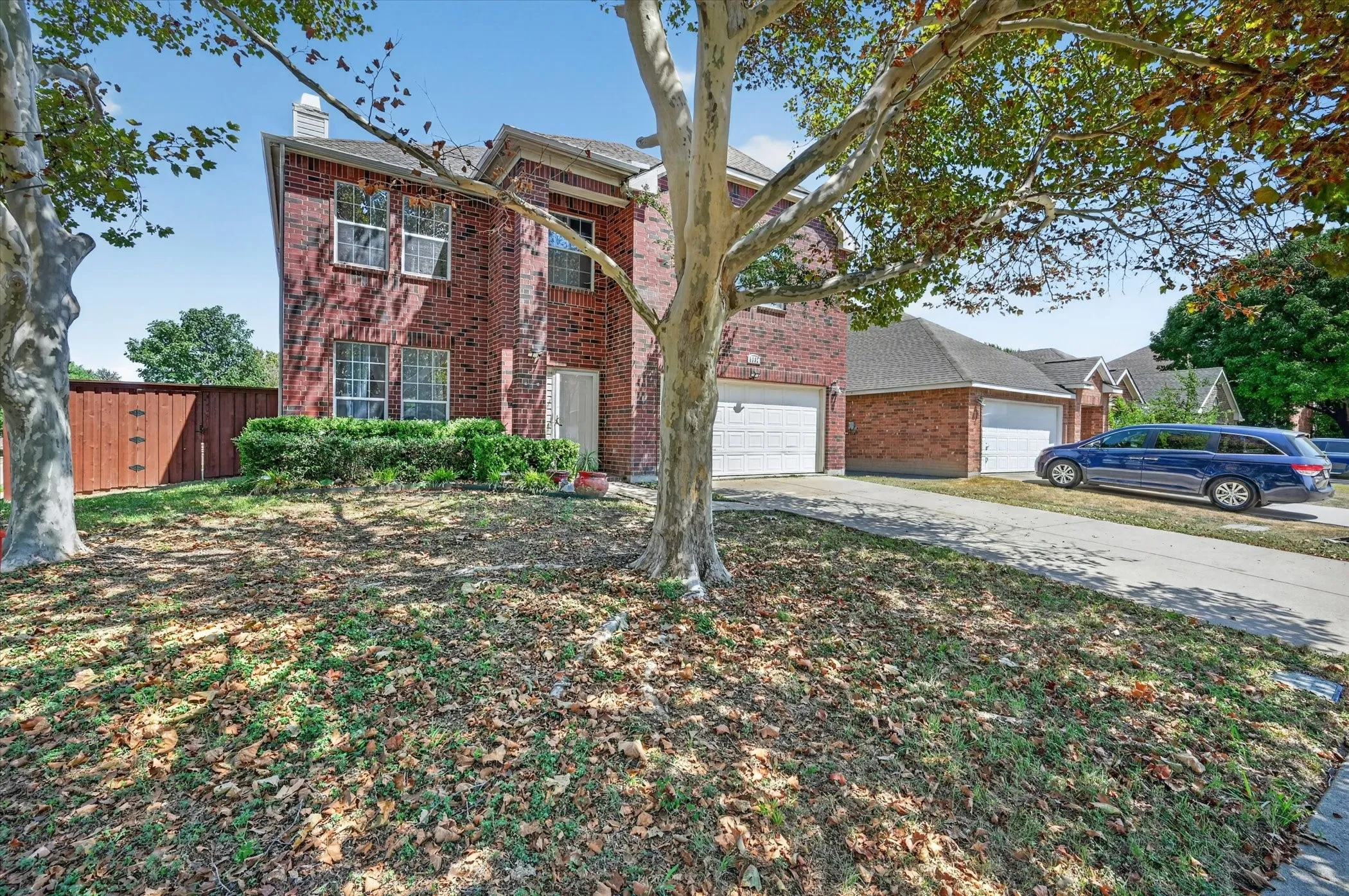 Single Family Residence For Sale in Collin County , 5332 Comanche Wells Drive, Mc Kinney, Texas 75071, 3 Bedroom, 3 Bathroom, 2 Garage spaces, 2,281 Sqft, built in 2004, mls#21373035, Real Estate Agent in Mc Kinney, Homes For Sale in Collin county, Homes For Sale in Mc Kinney, Realtor in Mc Kinney Texas, Real Estate Brokerage Independent Realty Texas, Luminita Cordes Realtor
