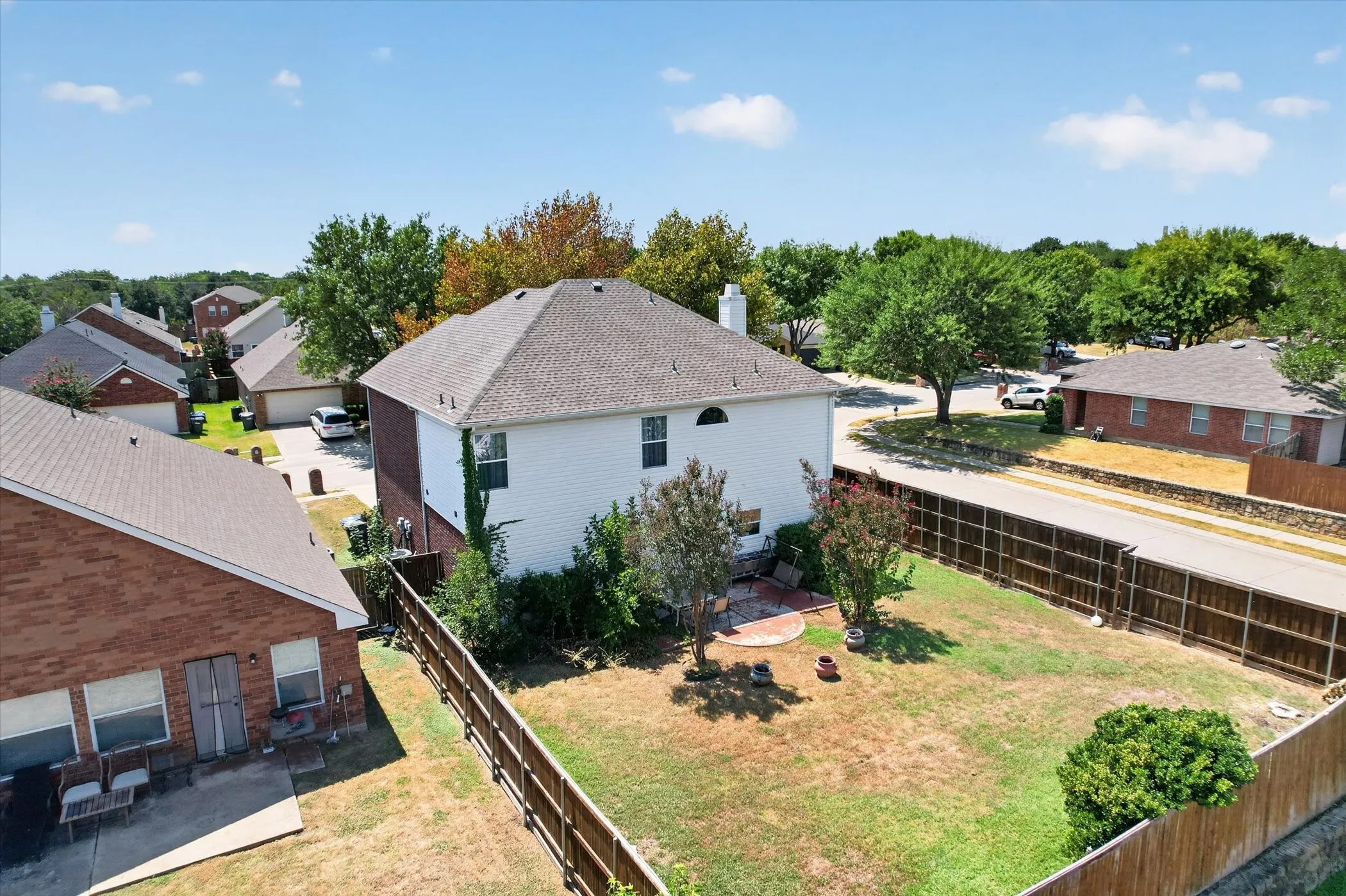 Single Family Residence For Sale in Collin County , 5332 Comanche Wells Drive, Mc Kinney, Texas 75071, 3 Bedroom, 3 Bathroom, 2 Garage spaces, 2,281 Sqft, built in 2004, mls#21373035, Real Estate Agent in Mc Kinney, Homes For Sale in Collin county, Homes For Sale in Mc Kinney, Realtor in Mc Kinney Texas, Real Estate Brokerage Independent Realty Texas, Luminita Cordes Realtor