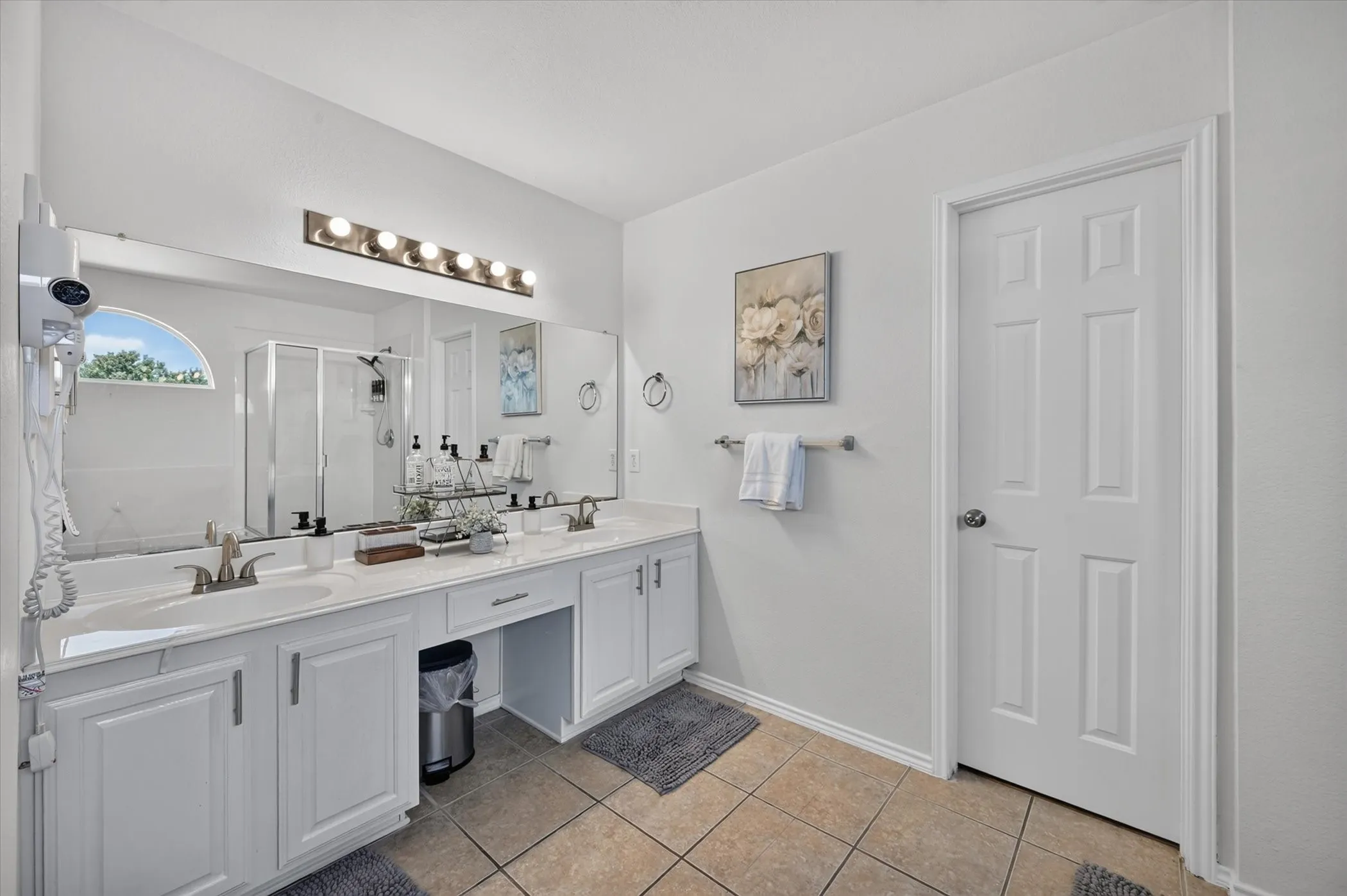 Single Family Residence For Sale in Collin County , 5332 Comanche Wells Drive, Mc Kinney, Texas 75071, 3 Bedroom, 3 Bathroom, 2 Garage spaces, 2,281 Sqft, built in 2004, mls#21373035, Real Estate Agent in Mc Kinney, Homes For Sale in Collin county, Homes For Sale in Mc Kinney, Realtor in Mc Kinney Texas, Real Estate Brokerage Independent Realty Texas, Luminita Cordes Realtor