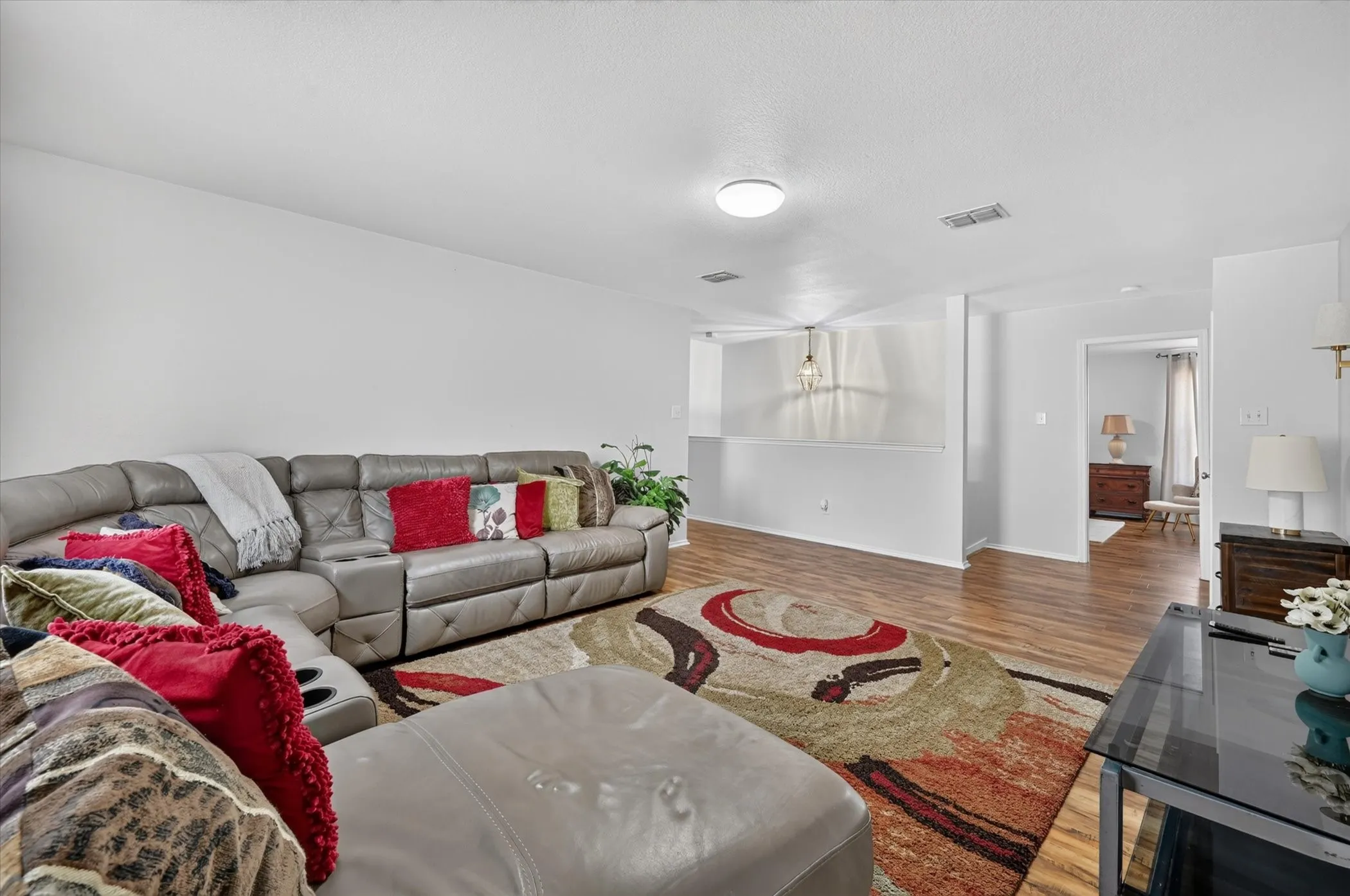 Single Family Residence For Sale in Collin County , 5332 Comanche Wells Drive, Mc Kinney, Texas 75071, 3 Bedroom, 3 Bathroom, 2 Garage spaces, 2,281 Sqft, built in 2004, mls#21373035, Real Estate Agent in Mc Kinney, Homes For Sale in Collin county, Homes For Sale in Mc Kinney, Realtor in Mc Kinney Texas, Real Estate Brokerage Independent Realty Texas, Luminita Cordes Realtor