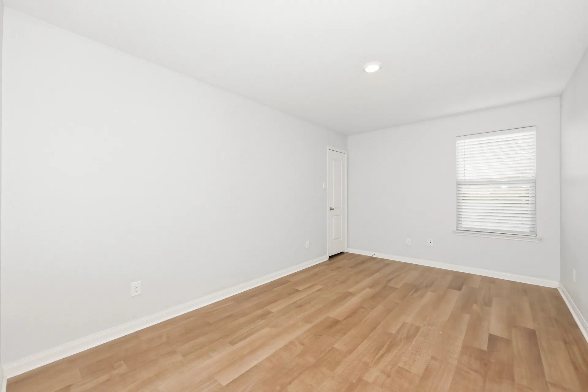 Single Family Residence For Rent in Johnson County , 132 Bush Drive, Venus, Texas 76084, 5 Bedroom, 3 Bathroom, 2 Garage spaces, 2,590 Sqft, built in 2020, mls#21373056, Real Estate Agent in Venus, Homes For Rent in Johnson county, Homes For Rent in Venus, Realtor in Venus Texas, Real Estate Brokerage Independent Realty Texas, Luminita Cordes Realtor
