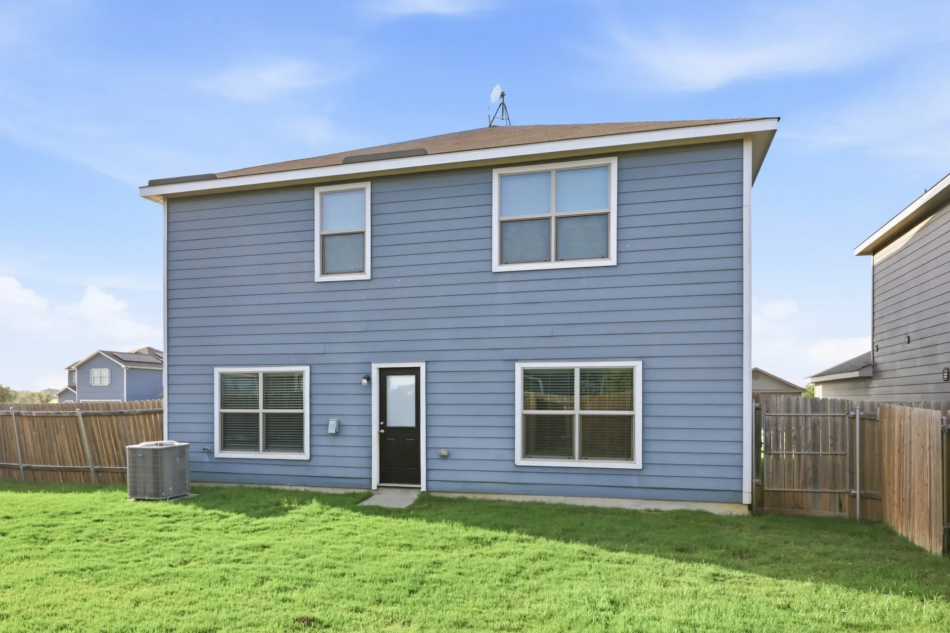 Single Family Residence For Rent in Johnson County , 132 Bush Drive, Venus, Texas 76084, 5 Bedroom, 3 Bathroom, 2 Garage spaces, 2,590 Sqft, built in 2020, mls#21373056, Real Estate Agent in Venus, Homes For Rent in Johnson county, Homes For Rent in Venus, Realtor in Venus Texas, Real Estate Brokerage Independent Realty Texas, Luminita Cordes Realtor