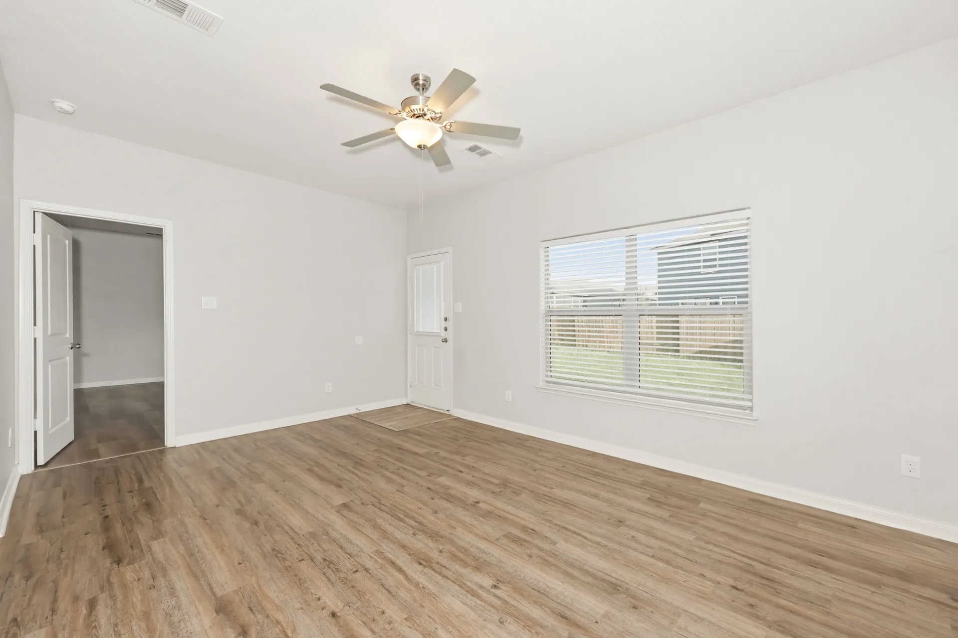 Single Family Residence For Rent in Johnson County , 132 Bush Drive, Venus, Texas 76084, 5 Bedroom, 3 Bathroom, 2 Garage spaces, 2,590 Sqft, built in 2020, mls#21373056, Real Estate Agent in Venus, Homes For Rent in Johnson county, Homes For Rent in Venus, Realtor in Venus Texas, Real Estate Brokerage Independent Realty Texas, Luminita Cordes Realtor