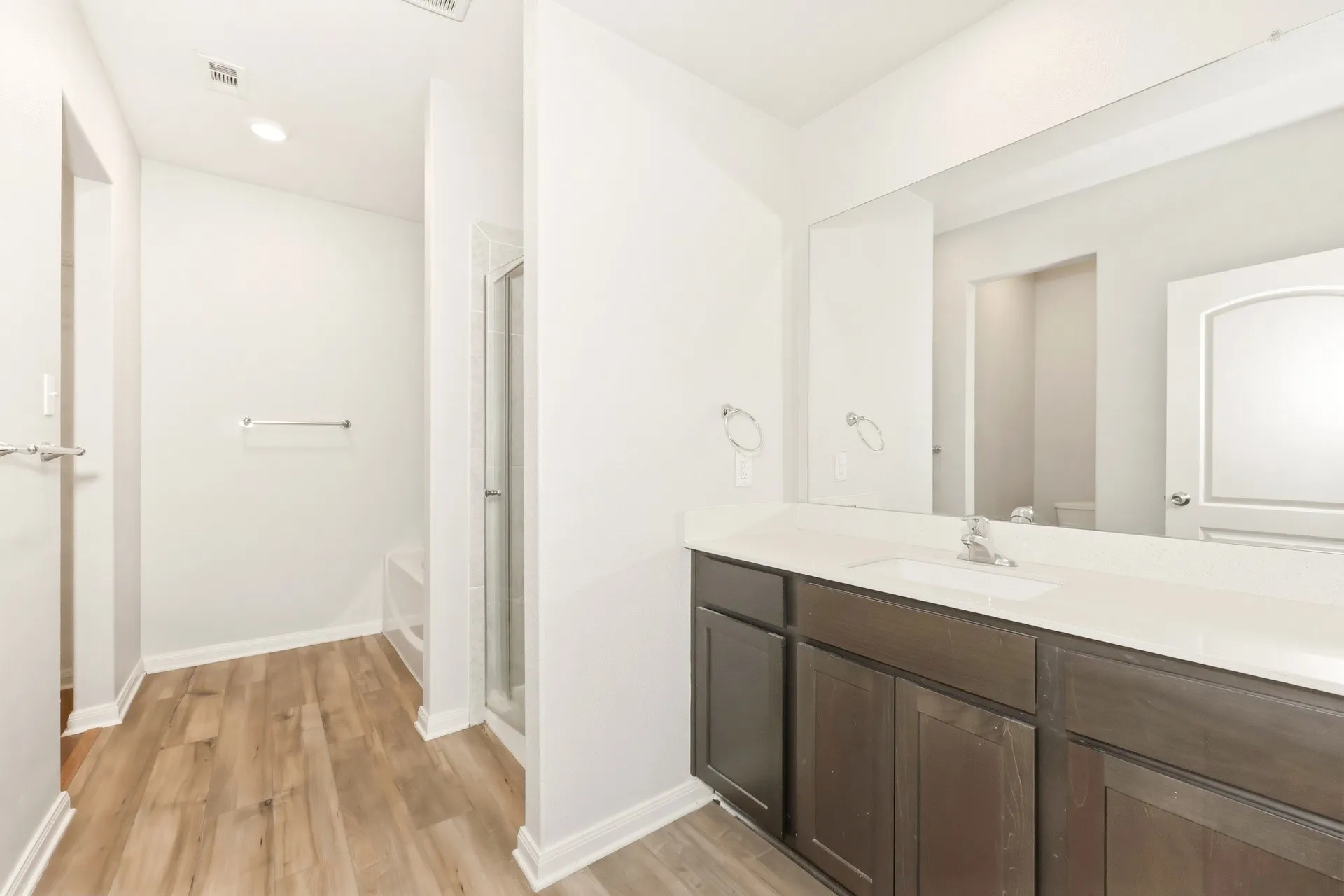Single Family Residence For Rent in Johnson County , 132 Bush Drive, Venus, Texas 76084, 5 Bedroom, 3 Bathroom, 2 Garage spaces, 2,590 Sqft, built in 2020, mls#21373056, Real Estate Agent in Venus, Homes For Rent in Johnson county, Homes For Rent in Venus, Realtor in Venus Texas, Real Estate Brokerage Independent Realty Texas, Luminita Cordes Realtor
