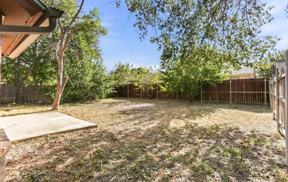 Single Family Residence For Rent in Tarrant County , 7316 Glen Haven Drive, Fort Worth, Texas 76133, 3 Bedroom, 2 Bathroom, 2 Garage spaces, 1,331 Sqft, built in 1983, mls#21373058, Real Estate Agent in Fort Worth, Homes For Rent in Tarrant county, Homes For Rent in Fort Worth, Realtor in Fort Worth Texas, Real Estate Brokerage Independent Realty Texas, Luminita Cordes Realtor