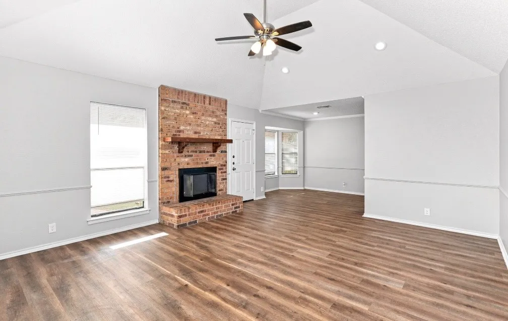 Single Family Residence For Rent in Tarrant County , 7316 Glen Haven Drive, Fort Worth, Texas 76133, 3 Bedroom, 2 Bathroom, 2 Garage spaces, 1,331 Sqft, built in 1983, mls#21373058, Real Estate Agent in Fort Worth, Homes For Rent in Tarrant county, Homes For Rent in Fort Worth, Realtor in Fort Worth Texas, Real Estate Brokerage Independent Realty Texas, Luminita Cordes Realtor