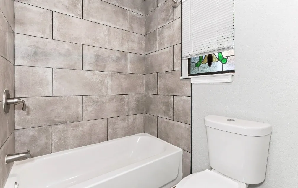 Single Family Residence For Rent in Tarrant County , 7316 Glen Haven Drive, Fort Worth, Texas 76133, 3 Bedroom, 2 Bathroom, 2 Garage spaces, 1,331 Sqft, built in 1983, mls#21373058, Real Estate Agent in Fort Worth, Homes For Rent in Tarrant county, Homes For Rent in Fort Worth, Realtor in Fort Worth Texas, Real Estate Brokerage Independent Realty Texas, Luminita Cordes Realtor