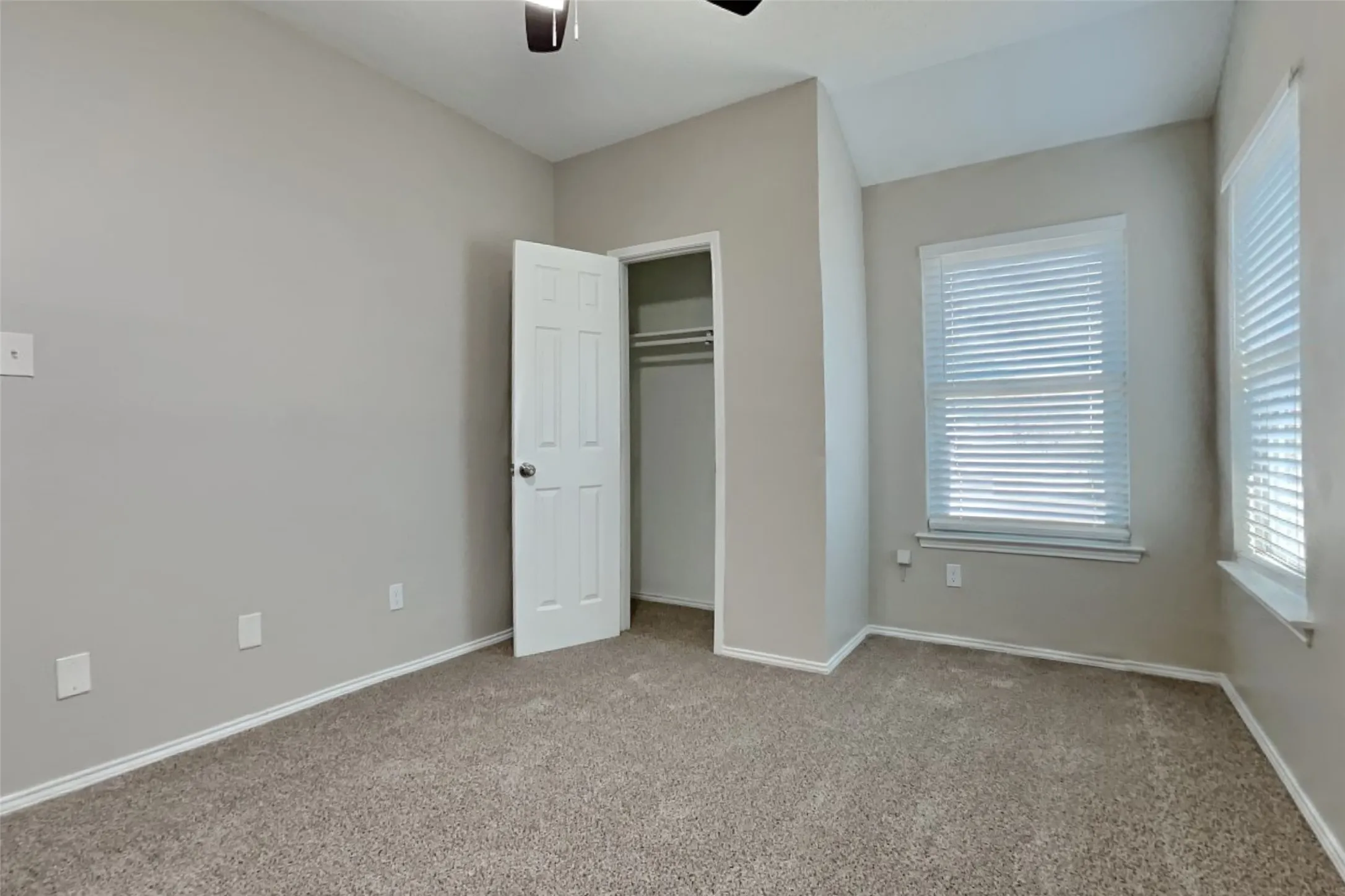 Single Family Residence For Rent in Tarrant County , 6332 Glen Knoll Drive, Fort Worth, Texas 76179, 3 Bedroom, 2 Bathroom, 2 Garage spaces, 1,523 Sqft, built in 1987, mls#21373057, Real Estate Agent in Fort Worth, Homes For Rent in Tarrant county, Homes For Rent in Fort Worth, Realtor in Fort Worth Texas, Real Estate Brokerage Independent Realty Texas, Luminita Cordes Realtor