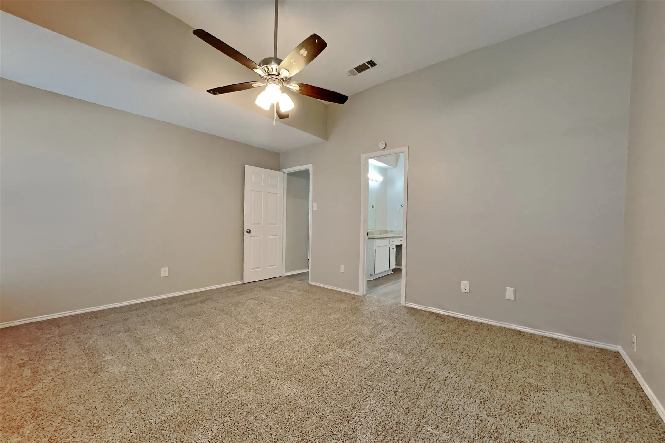 Single Family Residence For Rent in Tarrant County , 6332 Glen Knoll Drive, Fort Worth, Texas 76179, 3 Bedroom, 2 Bathroom, 2 Garage spaces, 1,523 Sqft, built in 1987, mls#21373057, Real Estate Agent in Fort Worth, Homes For Rent in Tarrant county, Homes For Rent in Fort Worth, Realtor in Fort Worth Texas, Real Estate Brokerage Independent Realty Texas, Luminita Cordes Realtor