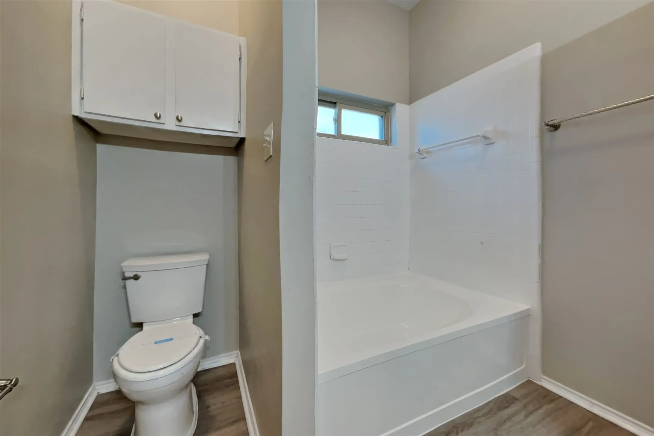 Single Family Residence For Rent in Tarrant County , 6332 Glen Knoll Drive, Fort Worth, Texas 76179, 3 Bedroom, 2 Bathroom, 2 Garage spaces, 1,523 Sqft, built in 1987, mls#21373057, Real Estate Agent in Fort Worth, Homes For Rent in Tarrant county, Homes For Rent in Fort Worth, Realtor in Fort Worth Texas, Real Estate Brokerage Independent Realty Texas, Luminita Cordes Realtor