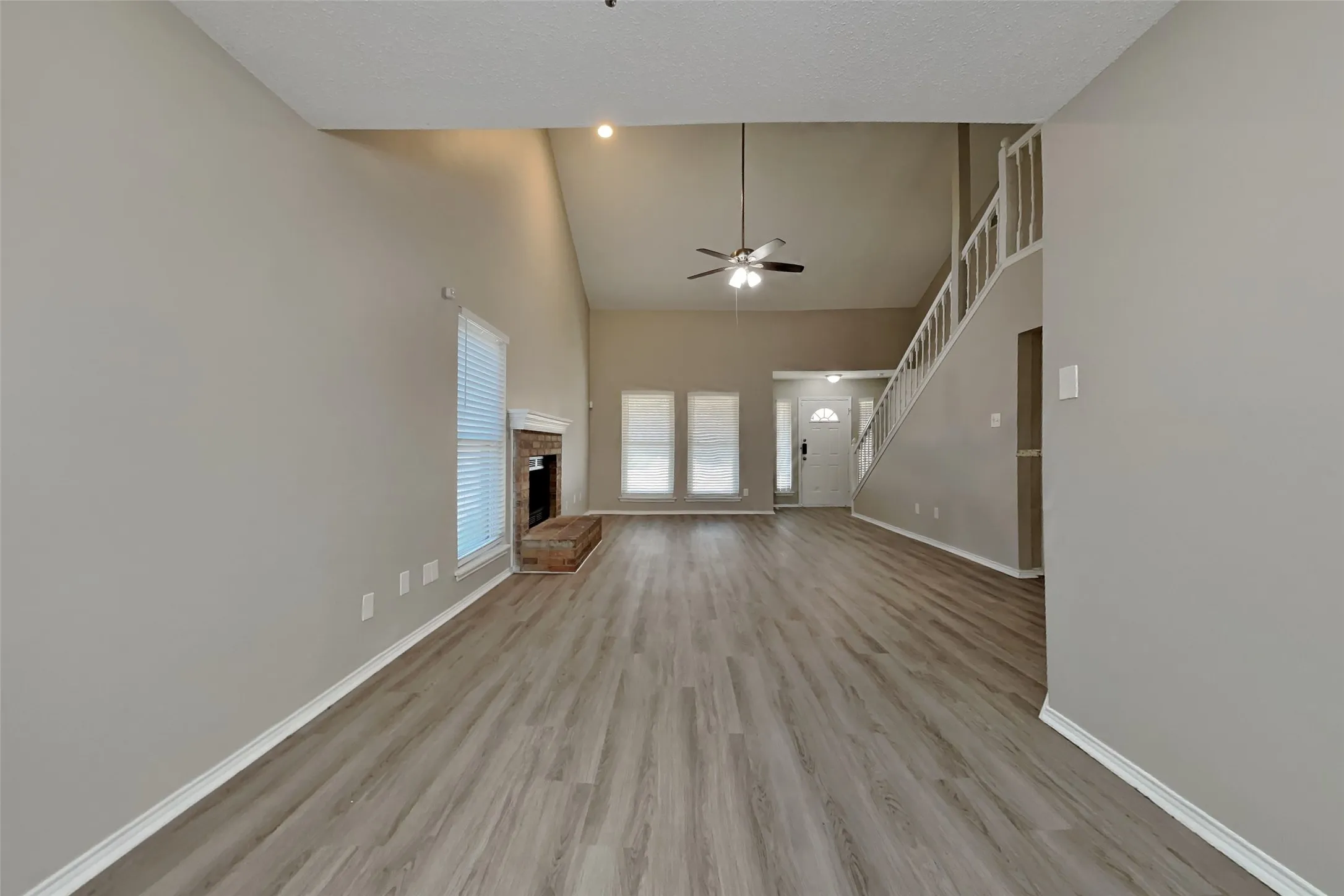 Single Family Residence For Rent in Tarrant County , 6332 Glen Knoll Drive, Fort Worth, Texas 76179, 3 Bedroom, 2 Bathroom, 2 Garage spaces, 1,523 Sqft, built in 1987, mls#21373057, Real Estate Agent in Fort Worth, Homes For Rent in Tarrant county, Homes For Rent in Fort Worth, Realtor in Fort Worth Texas, Real Estate Brokerage Independent Realty Texas, Luminita Cordes Realtor