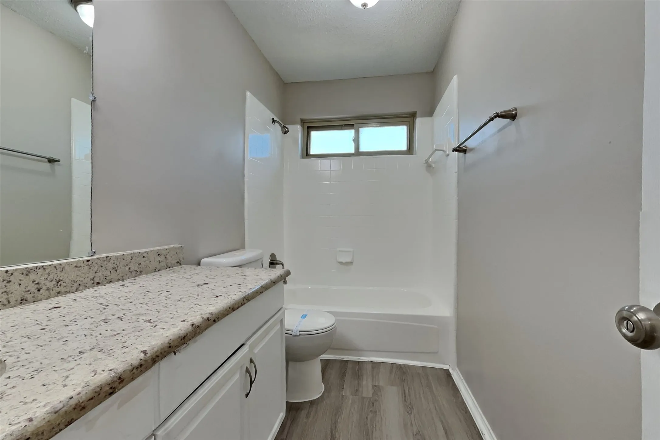 Single Family Residence For Rent in Tarrant County , 6332 Glen Knoll Drive, Fort Worth, Texas 76179, 3 Bedroom, 2 Bathroom, 2 Garage spaces, 1,523 Sqft, built in 1987, mls#21373057, Real Estate Agent in Fort Worth, Homes For Rent in Tarrant county, Homes For Rent in Fort Worth, Realtor in Fort Worth Texas, Real Estate Brokerage Independent Realty Texas, Luminita Cordes Realtor