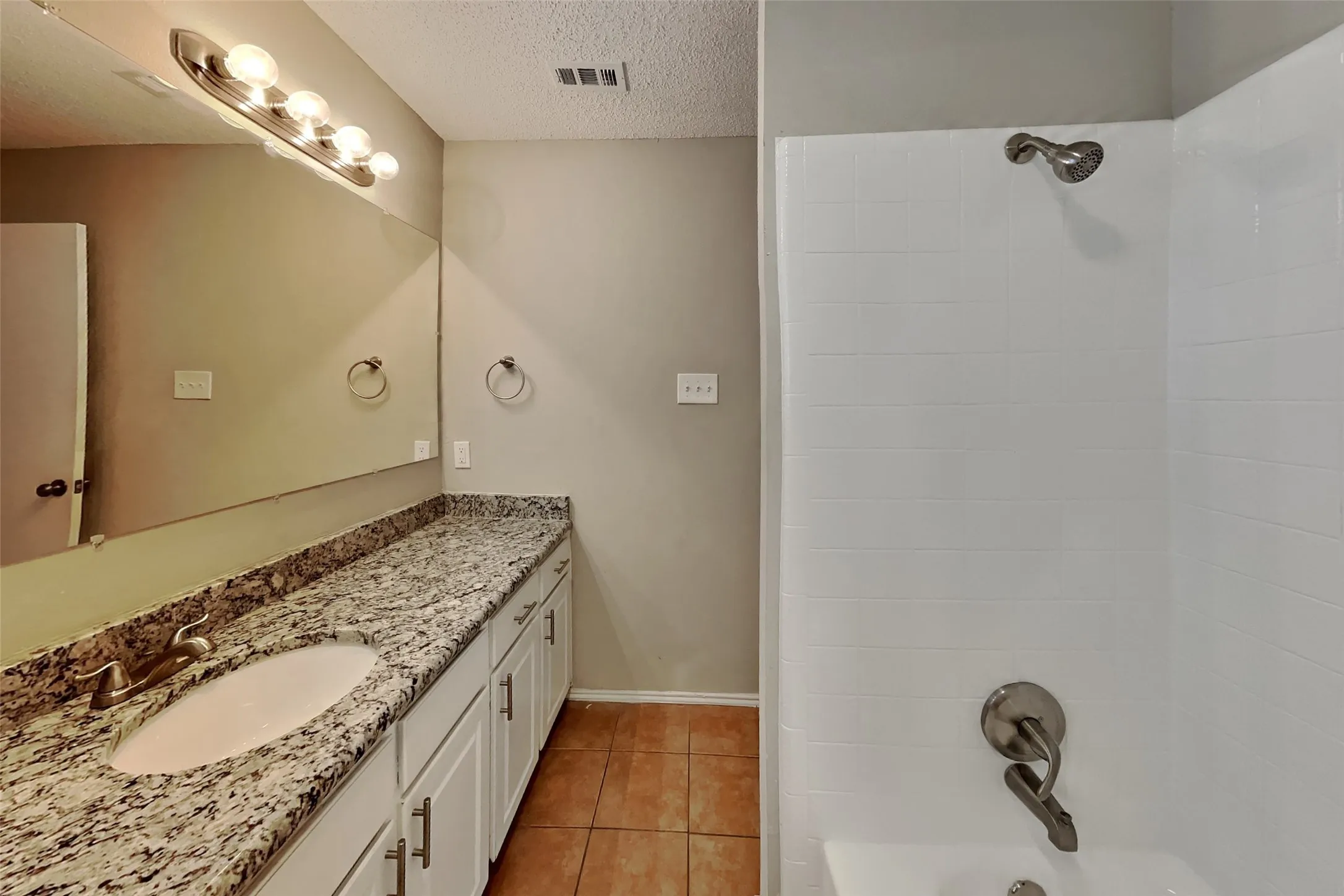 Single Family Residence For Rent in Tarrant County , 819 Trevor Way, Arlington, Texas 76001, 3 Bedroom, 2 Bathroom, 2 Garage spaces, 1,428 Sqft, built in 1986, mls#21373060, Real Estate Agent in Arlington, Homes For Rent in Tarrant county, Homes For Rent in Arlington, Realtor in Arlington Texas, Real Estate Brokerage Independent Realty Texas, Luminita Cordes Realtor