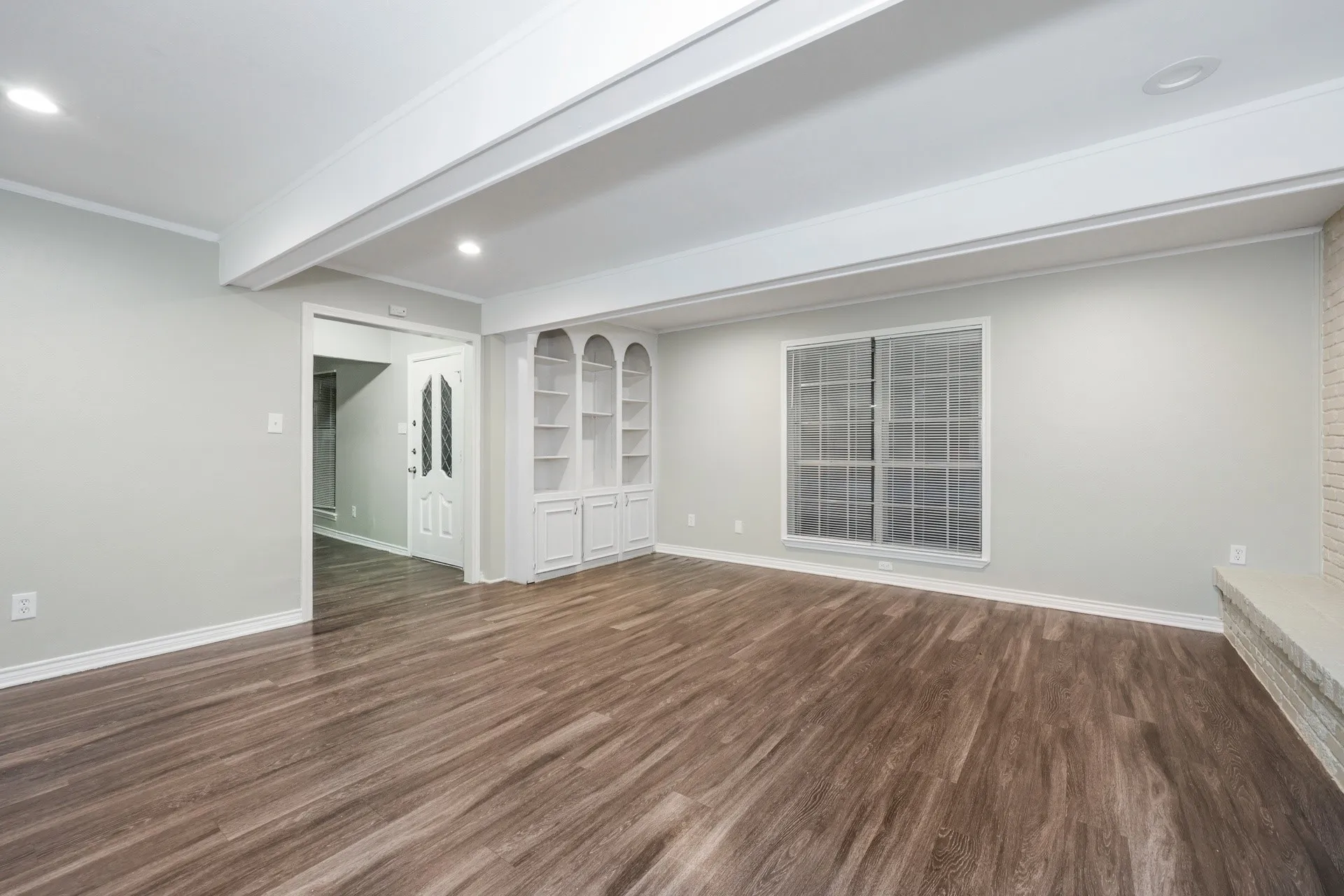 Single Family Residence For Rent in Collin County , 2404 Dalgreen Drive, Plano, Texas 75075, 4 Bedroom, 3 Bathroom, 2 Garage spaces, 2,230 Sqft, built in 1974, mls#21373059, Real Estate Agent in Plano, Homes For Rent in Collin county, Homes For Rent in Plano, Realtor in Plano Texas, Real Estate Brokerage Independent Realty Texas, Luminita Cordes Realtor