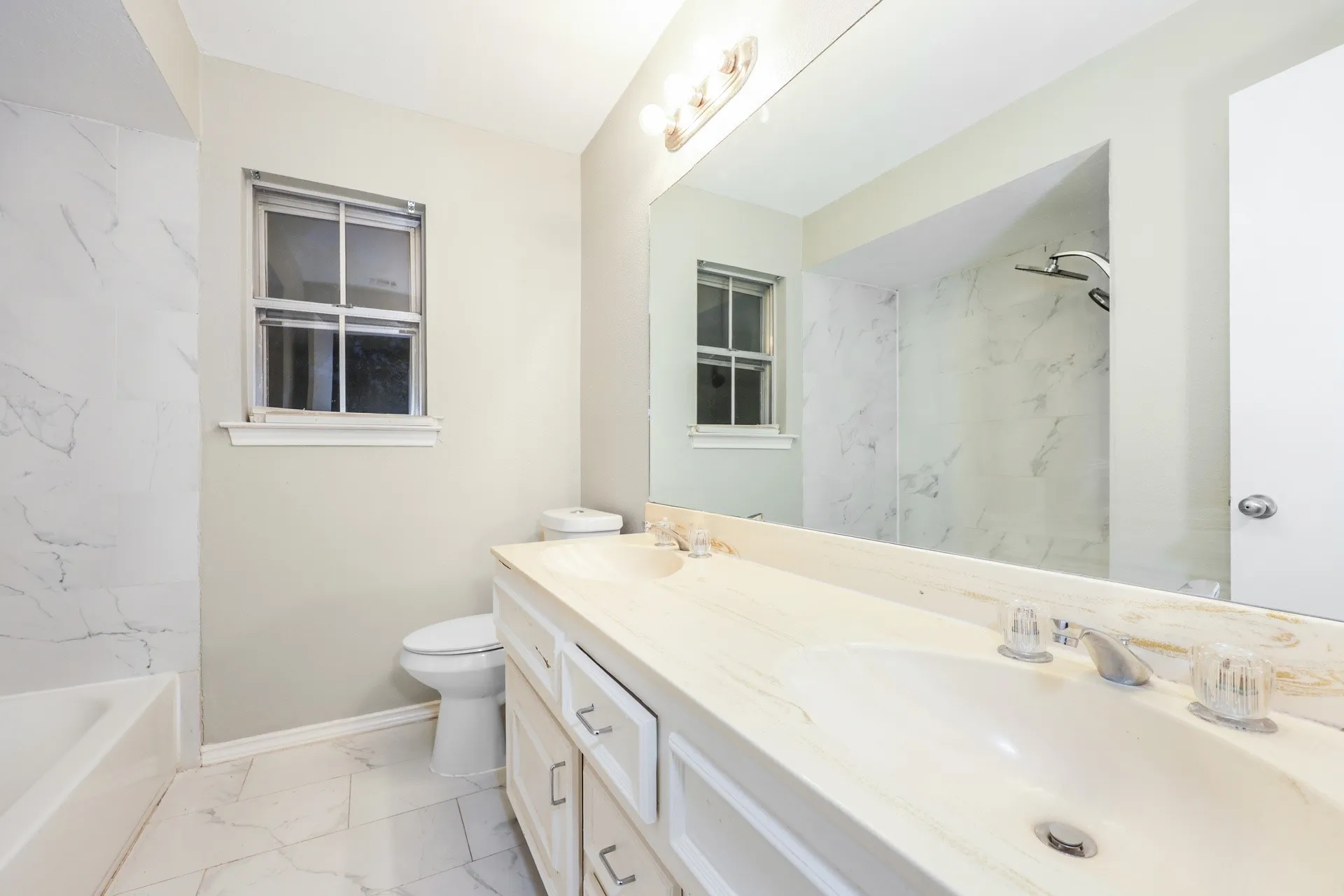 Single Family Residence For Rent in Collin County , 2404 Dalgreen Drive, Plano, Texas 75075, 4 Bedroom, 3 Bathroom, 2 Garage spaces, 2,230 Sqft, built in 1974, mls#21373059, Real Estate Agent in Plano, Homes For Rent in Collin county, Homes For Rent in Plano, Realtor in Plano Texas, Real Estate Brokerage Independent Realty Texas, Luminita Cordes Realtor
