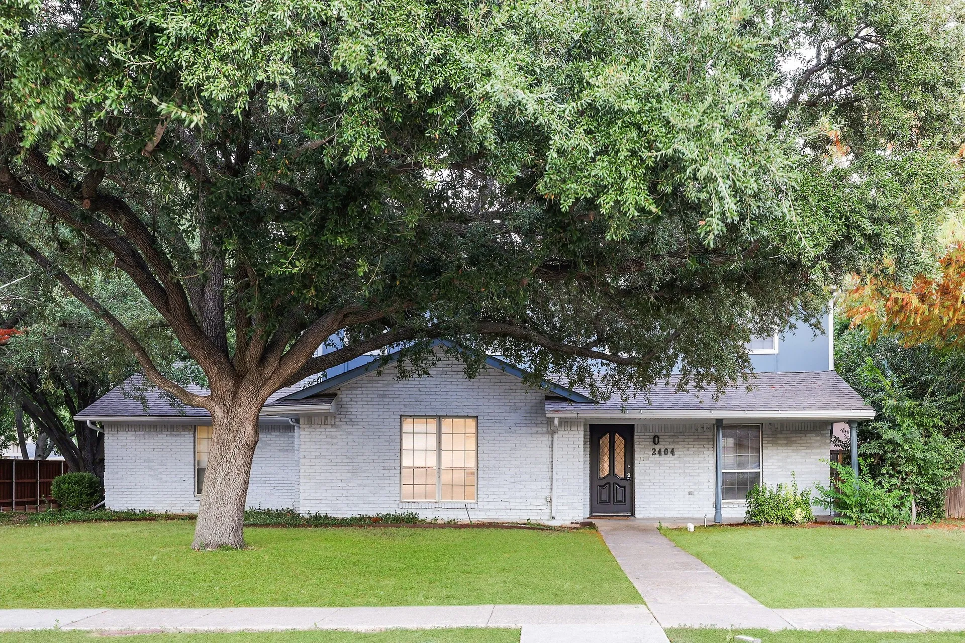 Single Family Residence For Rent in Collin County , 2404 Dalgreen Drive, Plano, Texas 75075, 4 Bedroom, 3 Bathroom, 2 Garage spaces, 2,230 Sqft, built in 1974, mls#21373059, Real Estate Agent in Plano, Homes For Rent in Collin county, Homes For Rent in Plano, Realtor in Plano Texas, Real Estate Brokerage Independent Realty Texas, Luminita Cordes Realtor