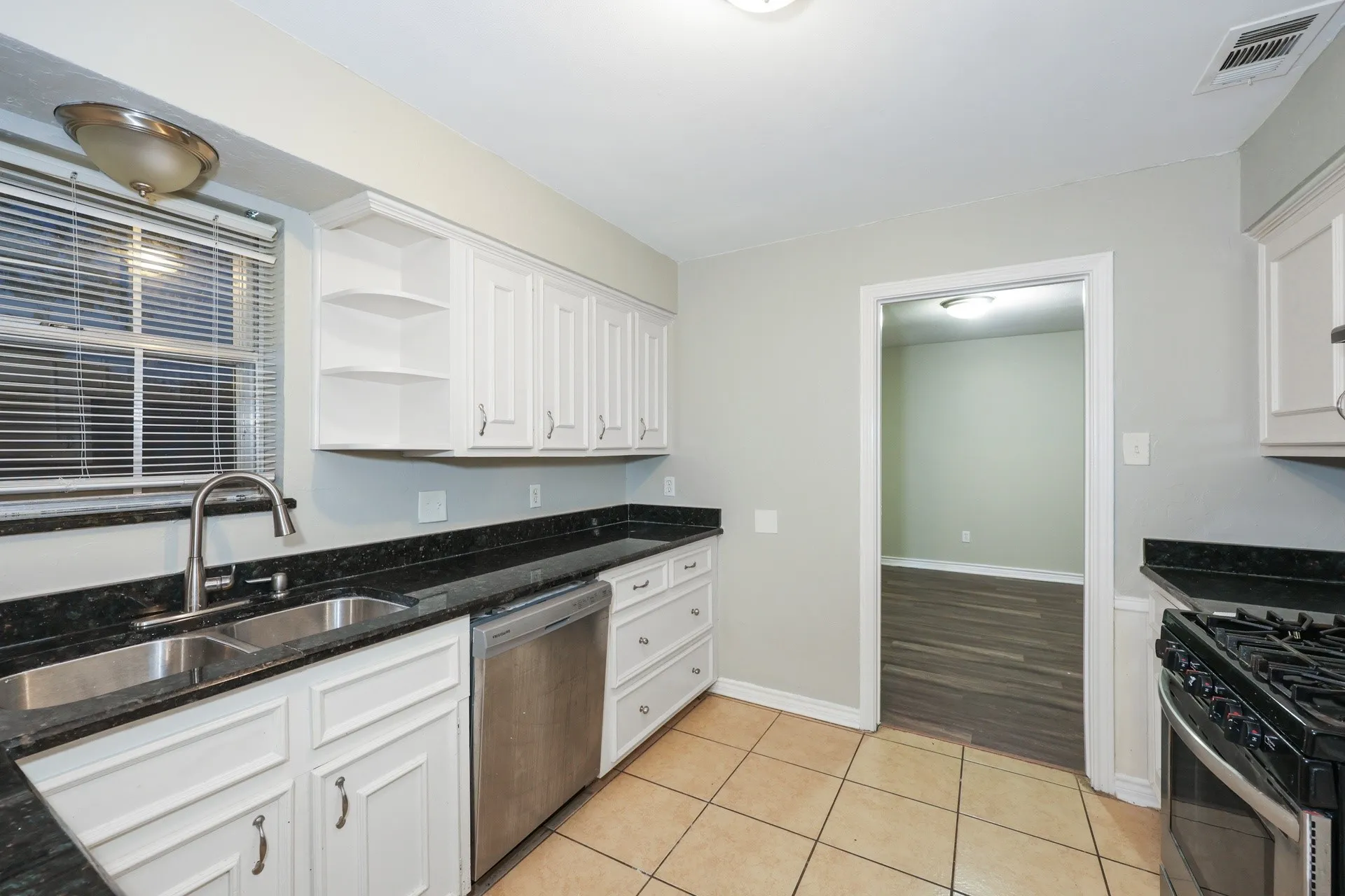 Single Family Residence For Rent in Collin County , 2404 Dalgreen Drive, Plano, Texas 75075, 4 Bedroom, 3 Bathroom, 2 Garage spaces, 2,230 Sqft, built in 1974, mls#21373059, Real Estate Agent in Plano, Homes For Rent in Collin county, Homes For Rent in Plano, Realtor in Plano Texas, Real Estate Brokerage Independent Realty Texas, Luminita Cordes Realtor