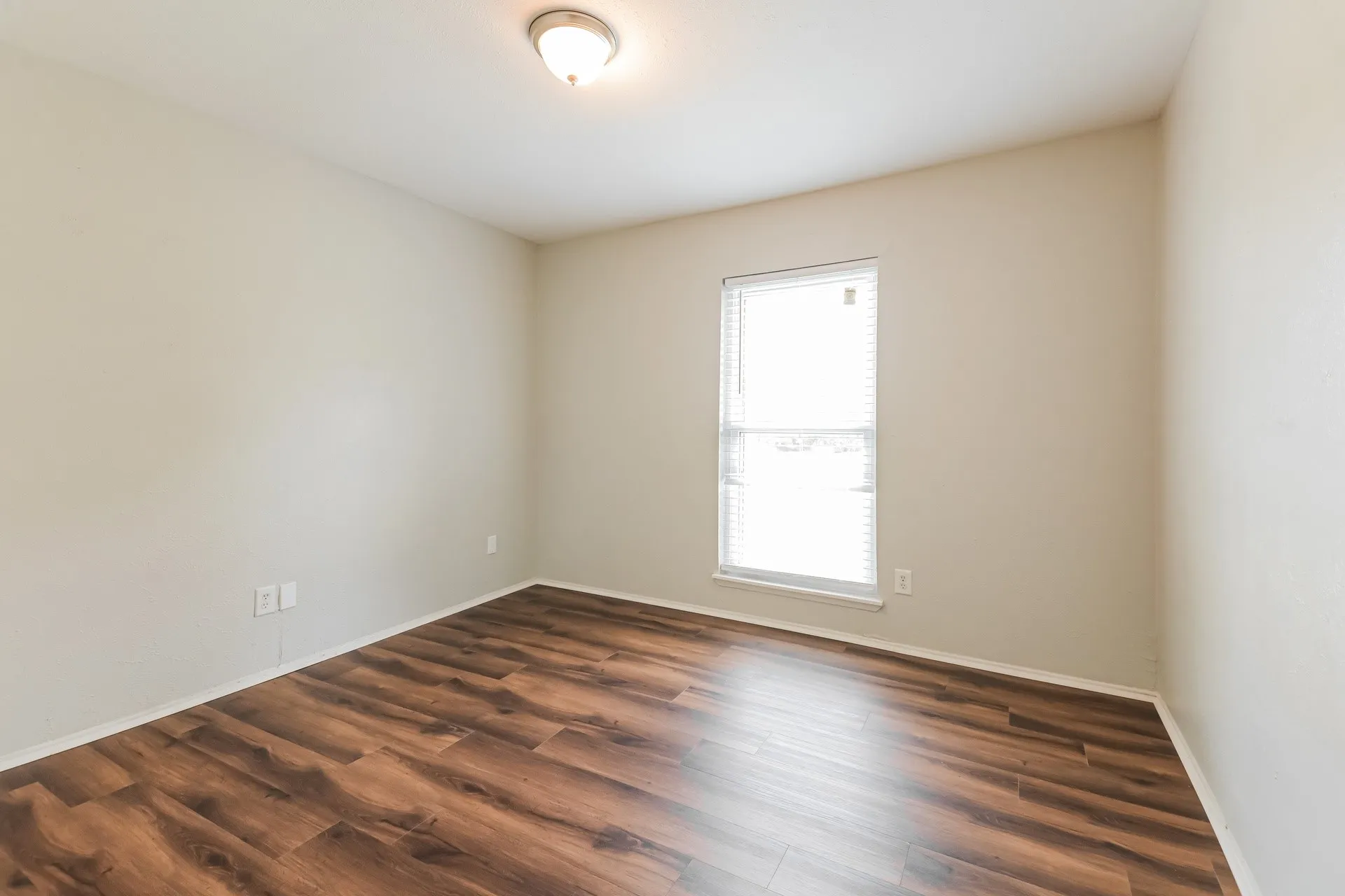 Single Family Residence For Rent in Denton County , 3464 Livingston Lane, Carrollton, Texas 75007, 4 Bedroom, 2 Bathroom, 2 Garage spaces, 2,122 Sqft, built in 1978, mls#21373064, Real Estate Agent in Carrollton, Homes For Rent in Denton county, Homes For Rent in Carrollton, Realtor in Carrollton Texas, Real Estate Brokerage Independent Realty Texas, Luminita Cordes Realtor