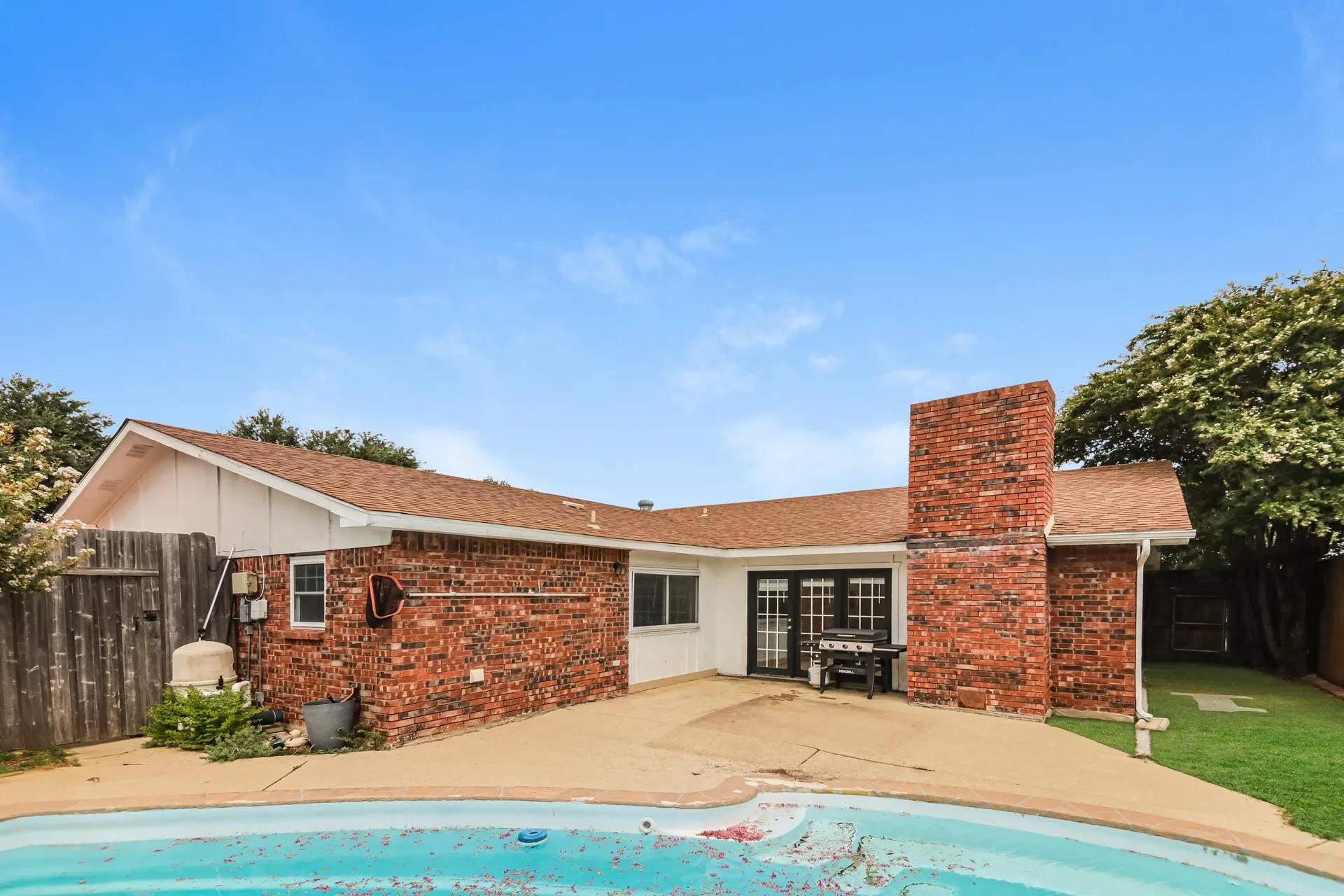 Single Family Residence For Rent in Denton County , 3464 Livingston Lane, Carrollton, Texas 75007, 4 Bedroom, 2 Bathroom, 2 Garage spaces, 2,122 Sqft, built in 1978, mls#21373064, Real Estate Agent in Carrollton, Homes For Rent in Denton county, Homes For Rent in Carrollton, Realtor in Carrollton Texas, Real Estate Brokerage Independent Realty Texas, Luminita Cordes Realtor