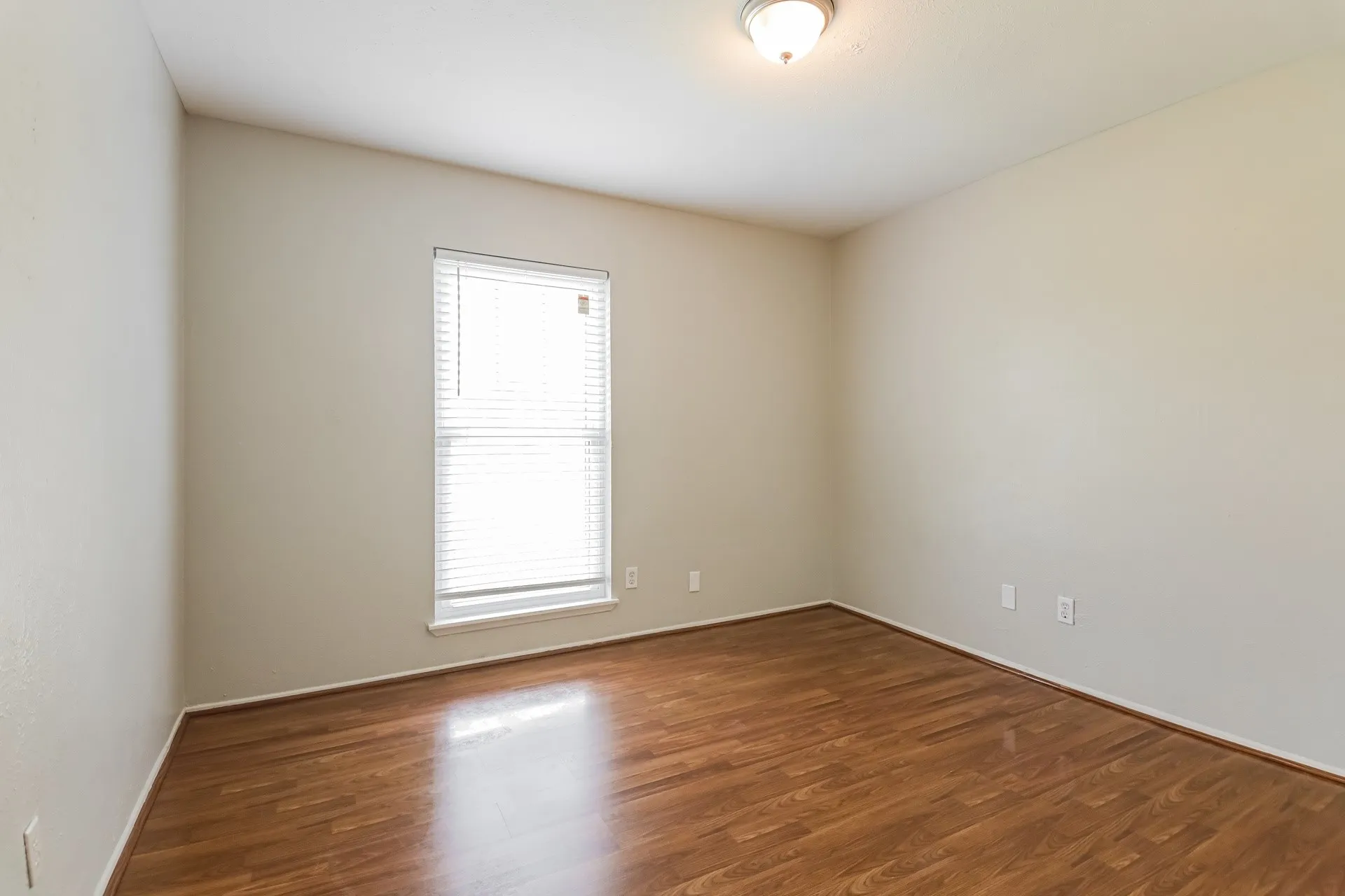 Single Family Residence For Rent in Denton County , 3464 Livingston Lane, Carrollton, Texas 75007, 4 Bedroom, 2 Bathroom, 2 Garage spaces, 2,122 Sqft, built in 1978, mls#21373064, Real Estate Agent in Carrollton, Homes For Rent in Denton county, Homes For Rent in Carrollton, Realtor in Carrollton Texas, Real Estate Brokerage Independent Realty Texas, Luminita Cordes Realtor