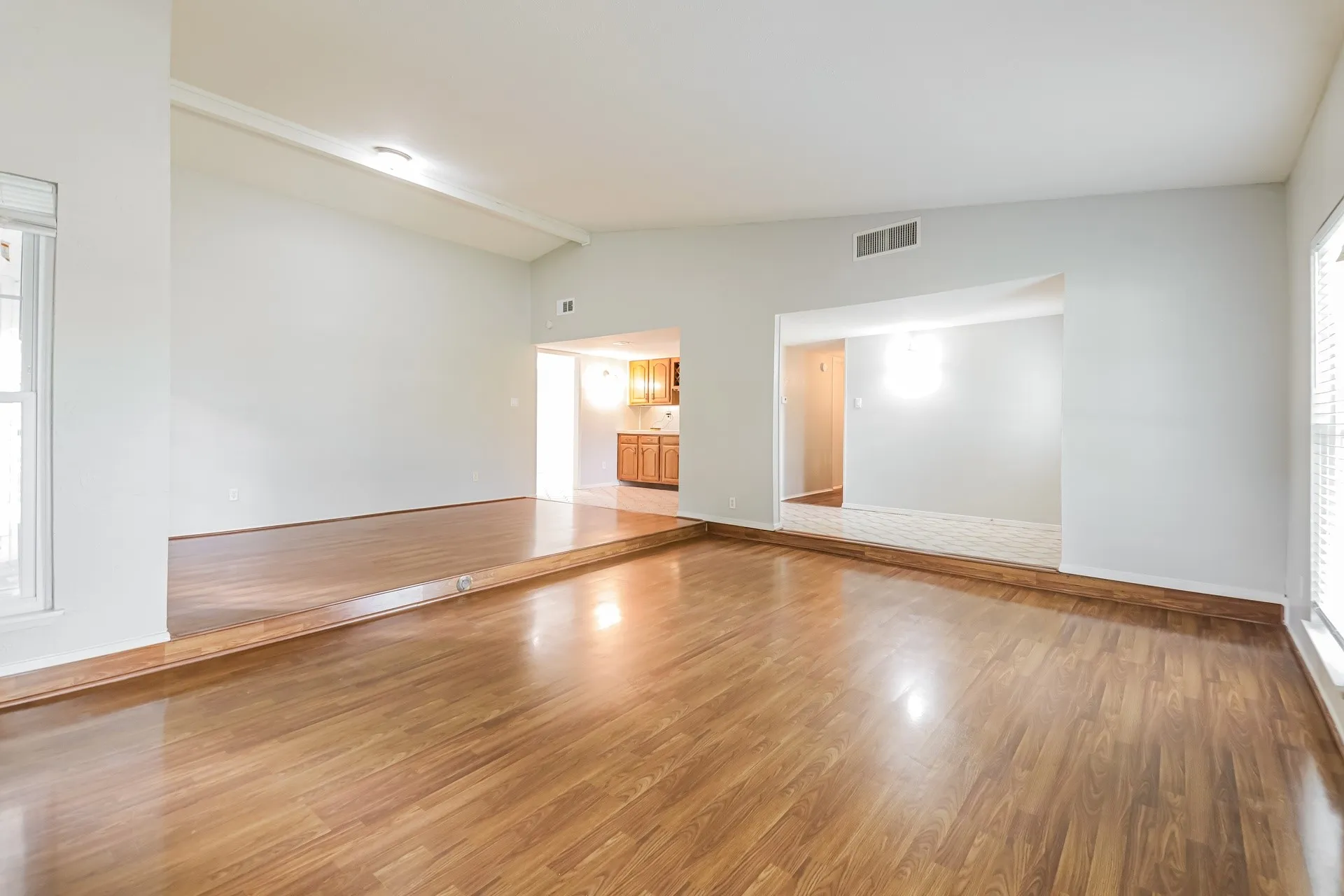 Single Family Residence For Rent in Denton County , 3464 Livingston Lane, Carrollton, Texas 75007, 4 Bedroom, 2 Bathroom, 2 Garage spaces, 2,122 Sqft, built in 1978, mls#21373064, Real Estate Agent in Carrollton, Homes For Rent in Denton county, Homes For Rent in Carrollton, Realtor in Carrollton Texas, Real Estate Brokerage Independent Realty Texas, Luminita Cordes Realtor