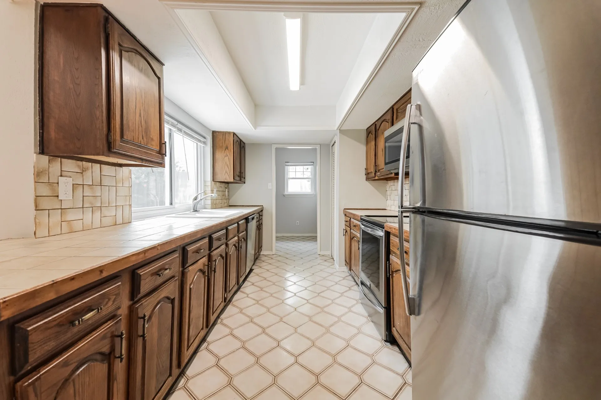 Single Family Residence For Rent in Denton County , 3464 Livingston Lane, Carrollton, Texas 75007, 4 Bedroom, 2 Bathroom, 2 Garage spaces, 2,122 Sqft, built in 1978, mls#21373064, Real Estate Agent in Carrollton, Homes For Rent in Denton county, Homes For Rent in Carrollton, Realtor in Carrollton Texas, Real Estate Brokerage Independent Realty Texas, Luminita Cordes Realtor
