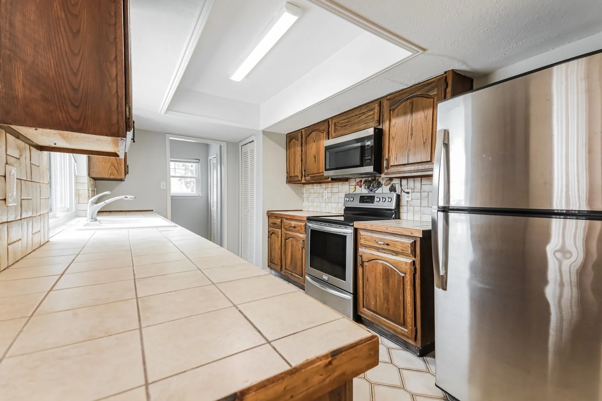 Single Family Residence For Rent in Denton County , 3464 Livingston Lane, Carrollton, Texas 75007, 4 Bedroom, 2 Bathroom, 2 Garage spaces, 2,122 Sqft, built in 1978, mls#21373064, Real Estate Agent in Carrollton, Homes For Rent in Denton county, Homes For Rent in Carrollton, Realtor in Carrollton Texas, Real Estate Brokerage Independent Realty Texas, Luminita Cordes Realtor