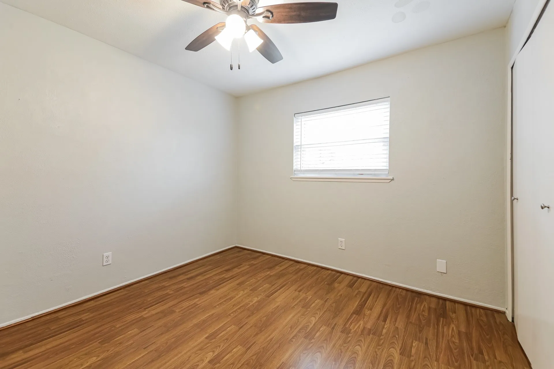 Single Family Residence For Rent in Denton County , 3464 Livingston Lane, Carrollton, Texas 75007, 4 Bedroom, 2 Bathroom, 2 Garage spaces, 2,122 Sqft, built in 1978, mls#21373064, Real Estate Agent in Carrollton, Homes For Rent in Denton county, Homes For Rent in Carrollton, Realtor in Carrollton Texas, Real Estate Brokerage Independent Realty Texas, Luminita Cordes Realtor