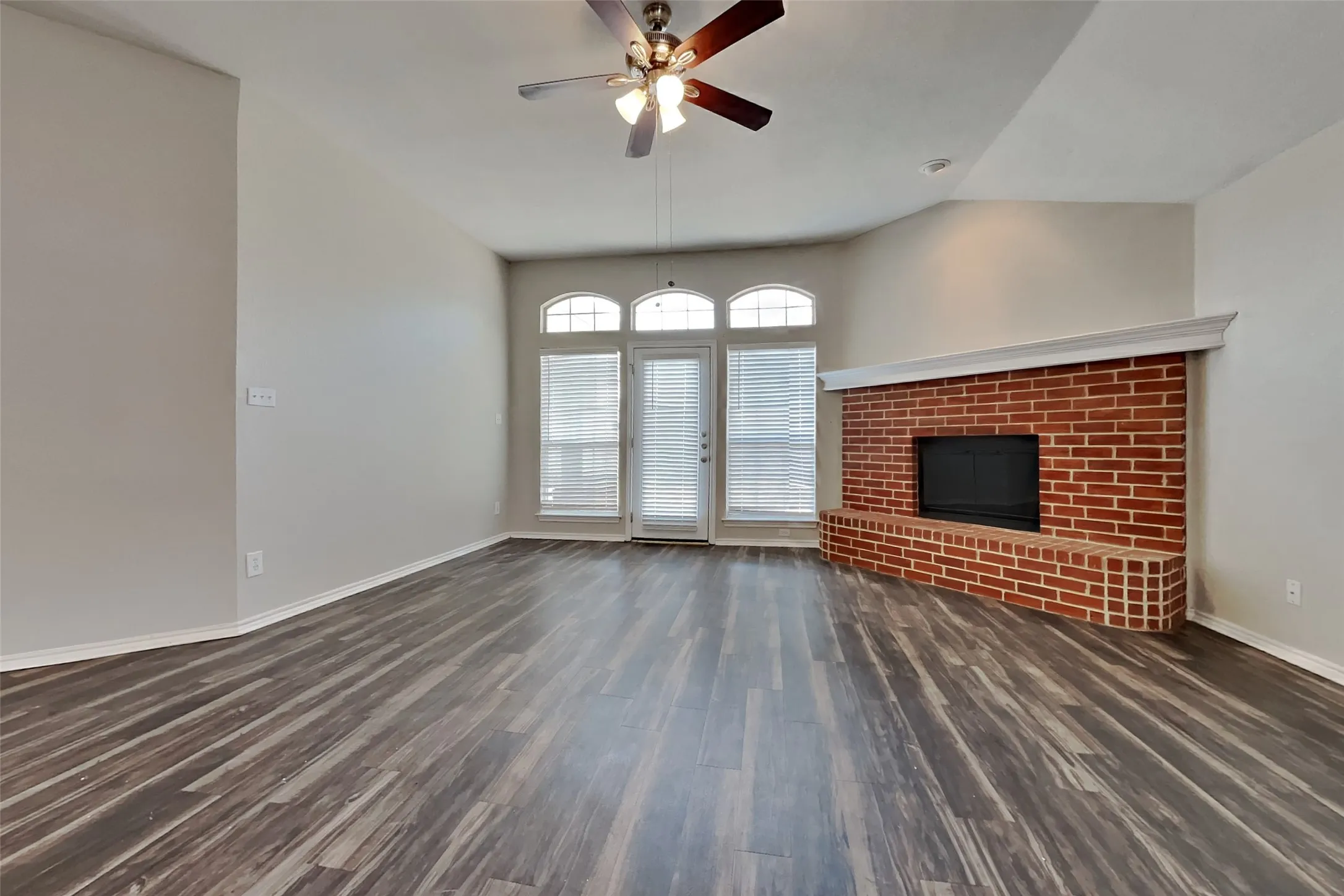 Single Family Residence For Rent in Tarrant County , 9053 San Joaquin Trail, Fort Worth, Texas 76118, 3 Bedroom, 2 Bathroom, 2 Garage spaces, 1,859 Sqft, built in 1995, mls#21373066, Real Estate Agent in Fort Worth, Homes For Rent in Tarrant county, Homes For Rent in Fort Worth, Realtor in Fort Worth Texas, Real Estate Brokerage Independent Realty Texas, Luminita Cordes Realtor