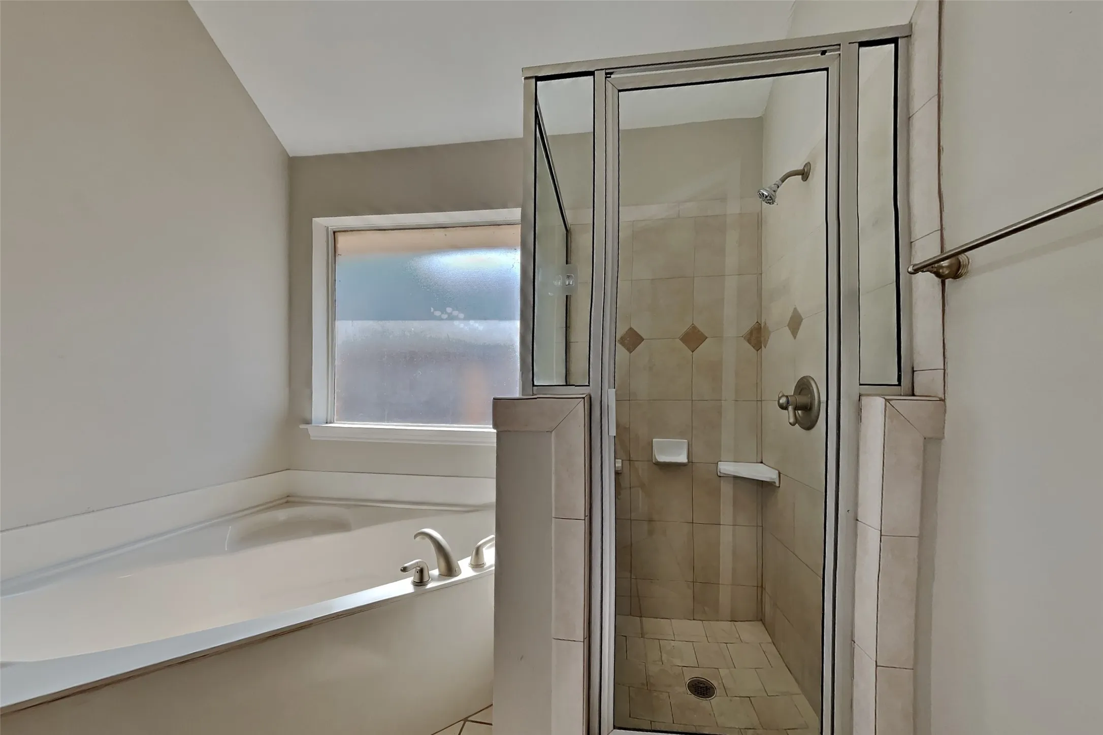 Single Family Residence For Rent in Tarrant County , 9053 San Joaquin Trail, Fort Worth, Texas 76118, 3 Bedroom, 2 Bathroom, 2 Garage spaces, 1,859 Sqft, built in 1995, mls#21373066, Real Estate Agent in Fort Worth, Homes For Rent in Tarrant county, Homes For Rent in Fort Worth, Realtor in Fort Worth Texas, Real Estate Brokerage Independent Realty Texas, Luminita Cordes Realtor