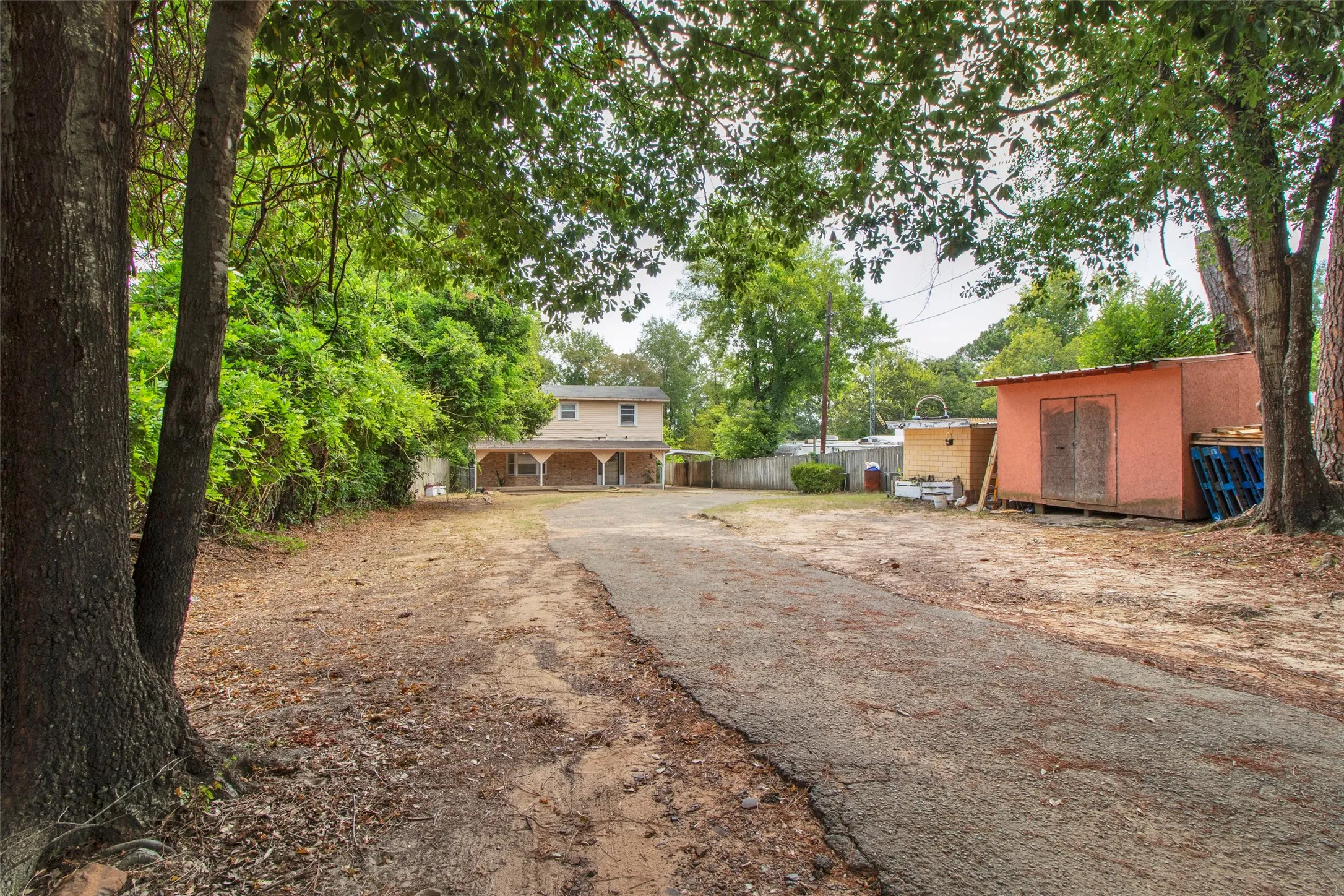 Single Family Residence For Sale in Smith County , 3572 State Highway 110 N, Tyler, Texas 75704, 5 Bedroom, 3 Bathroom, Garage spaces, 2,436 Sqft, built in 1955, mls#21373054, Real Estate Agent in Tyler, Homes For Sale in Smith county, Homes For Sale in Tyler, Realtor in Tyler Texas, Real Estate Brokerage Independent Realty Texas, Luminita Cordes Realtor