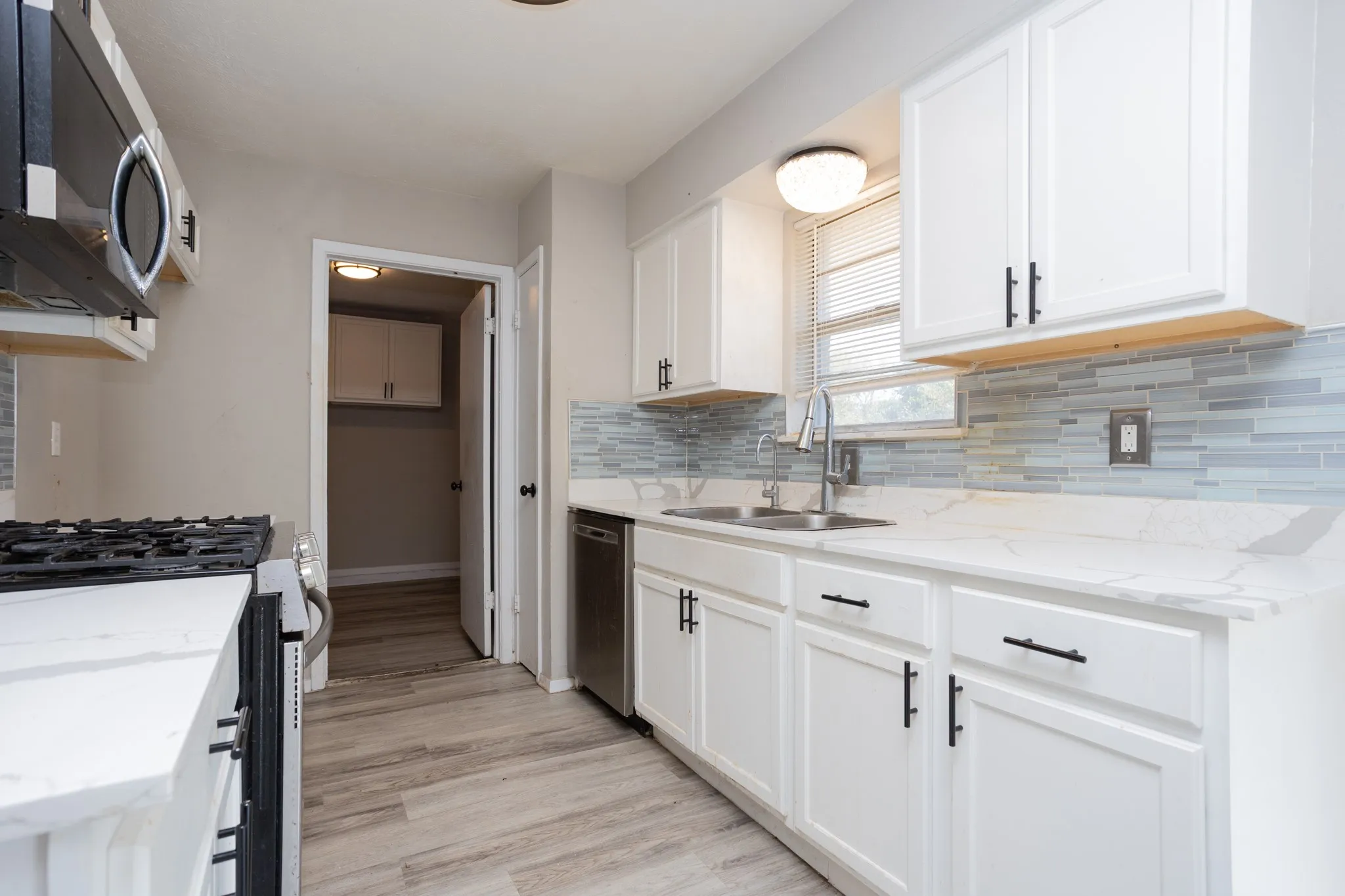 Single Family Residence For Sale in Dallas County , 6528 Wild Honey Drive, Dallas, Texas 75241, 4 Bedroom, 2 Bathroom, Garage spaces, 1,499 Sqft, built in 1970, mls#21373061, Real Estate Agent in Dallas, Homes For Sale in Dallas county, Homes For Sale in Dallas, Realtor in Dallas Texas, Real Estate Brokerage Independent Realty Texas, Luminita Cordes Realtor
