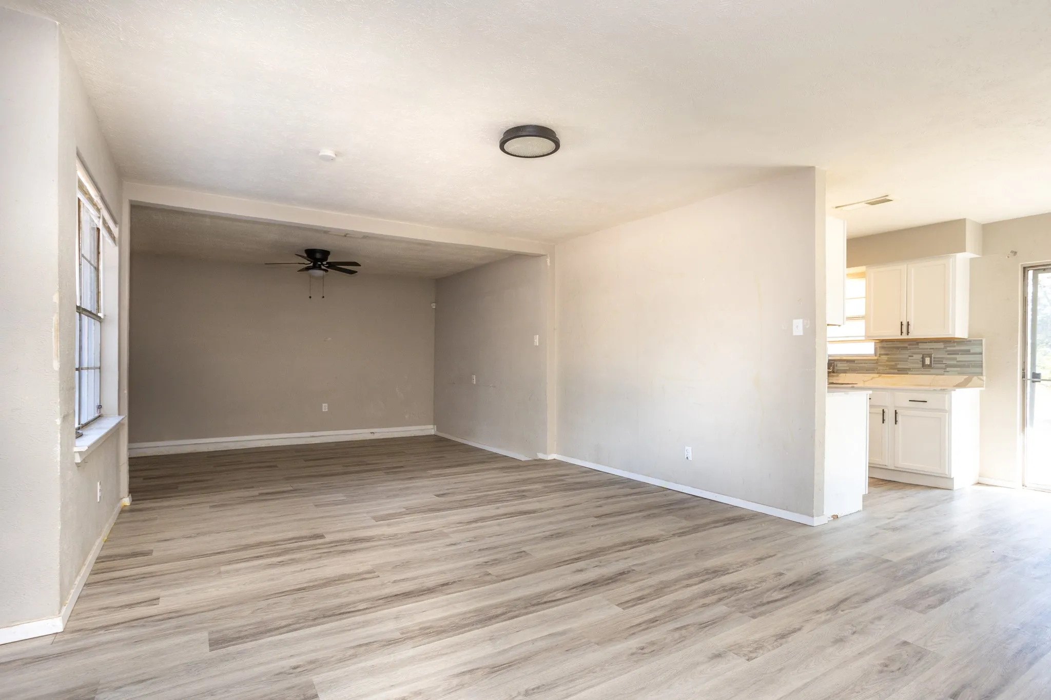 Single Family Residence For Sale in Dallas County , 6528 Wild Honey Drive, Dallas, Texas 75241, 4 Bedroom, 2 Bathroom, Garage spaces, 1,499 Sqft, built in 1970, mls#21373061, Real Estate Agent in Dallas, Homes For Sale in Dallas county, Homes For Sale in Dallas, Realtor in Dallas Texas, Real Estate Brokerage Independent Realty Texas, Luminita Cordes Realtor