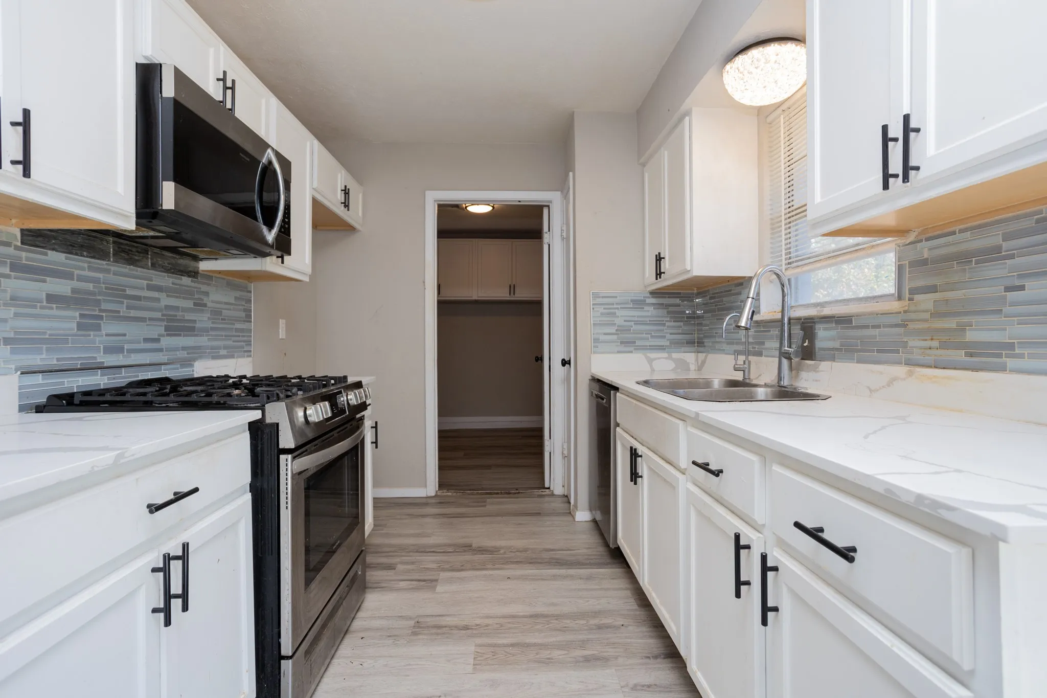 Single Family Residence For Sale in Dallas County , 6528 Wild Honey Drive, Dallas, Texas 75241, 4 Bedroom, 2 Bathroom, Garage spaces, 1,499 Sqft, built in 1970, mls#21373061, Real Estate Agent in Dallas, Homes For Sale in Dallas county, Homes For Sale in Dallas, Realtor in Dallas Texas, Real Estate Brokerage Independent Realty Texas, Luminita Cordes Realtor