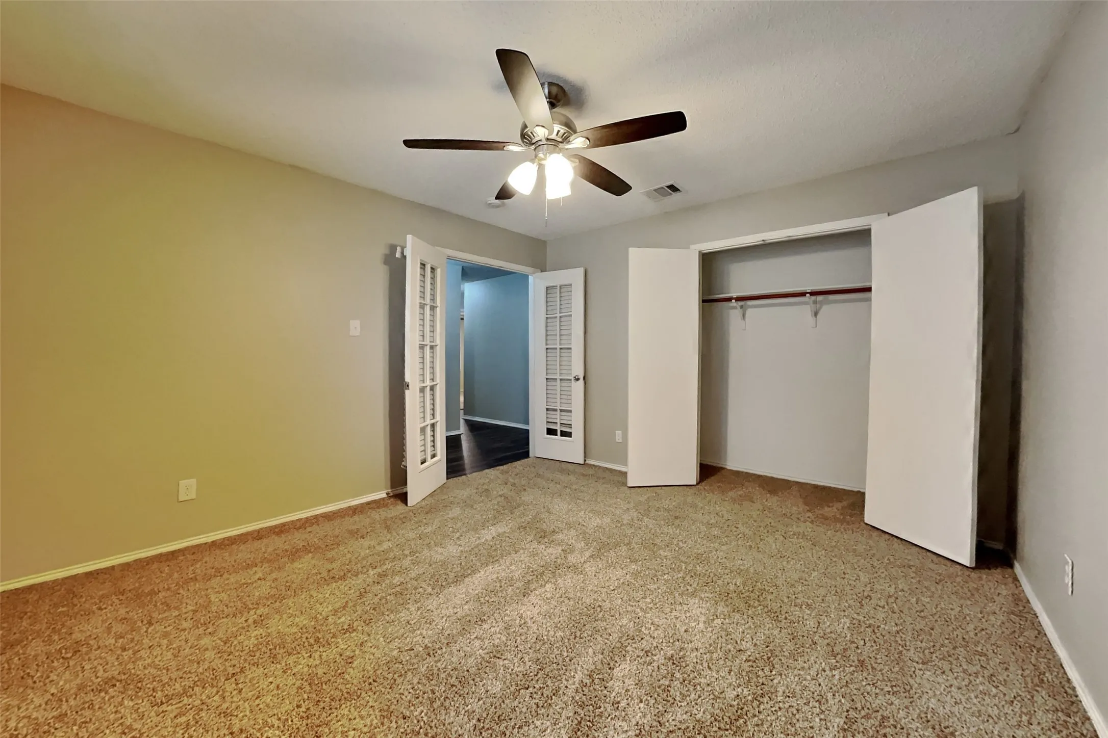 Single Family Residence For Rent in Denton County , 2204 Maple Drive, Little Elm, Texas 75068, 3 Bedroom, 2 Bathroom, 2 Garage spaces, 1,647 Sqft, built in 1999, mls#21373073, Real Estate Agent in Little Elm, Homes For Rent in Denton county, Homes For Rent in Little Elm, Realtor in Little Elm Texas, Real Estate Brokerage Independent Realty Texas, Luminita Cordes Realtor