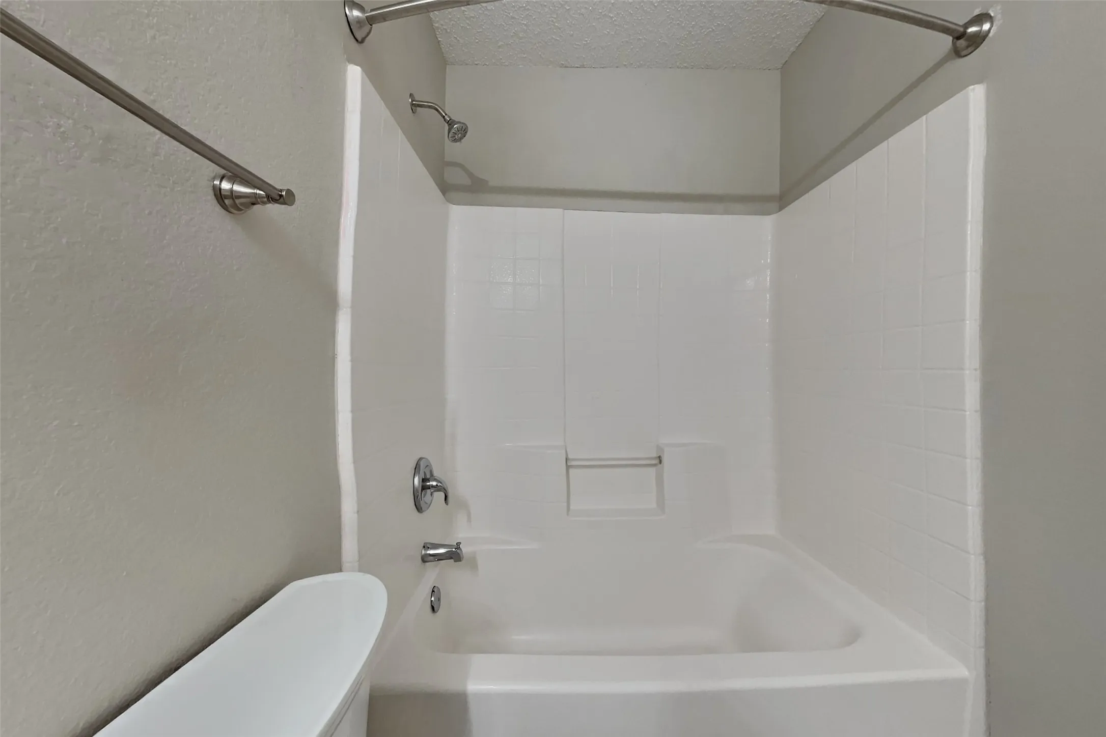 Single Family Residence For Rent in Denton County , 2204 Maple Drive, Little Elm, Texas 75068, 3 Bedroom, 2 Bathroom, 2 Garage spaces, 1,647 Sqft, built in 1999, mls#21373073, Real Estate Agent in Little Elm, Homes For Rent in Denton county, Homes For Rent in Little Elm, Realtor in Little Elm Texas, Real Estate Brokerage Independent Realty Texas, Luminita Cordes Realtor