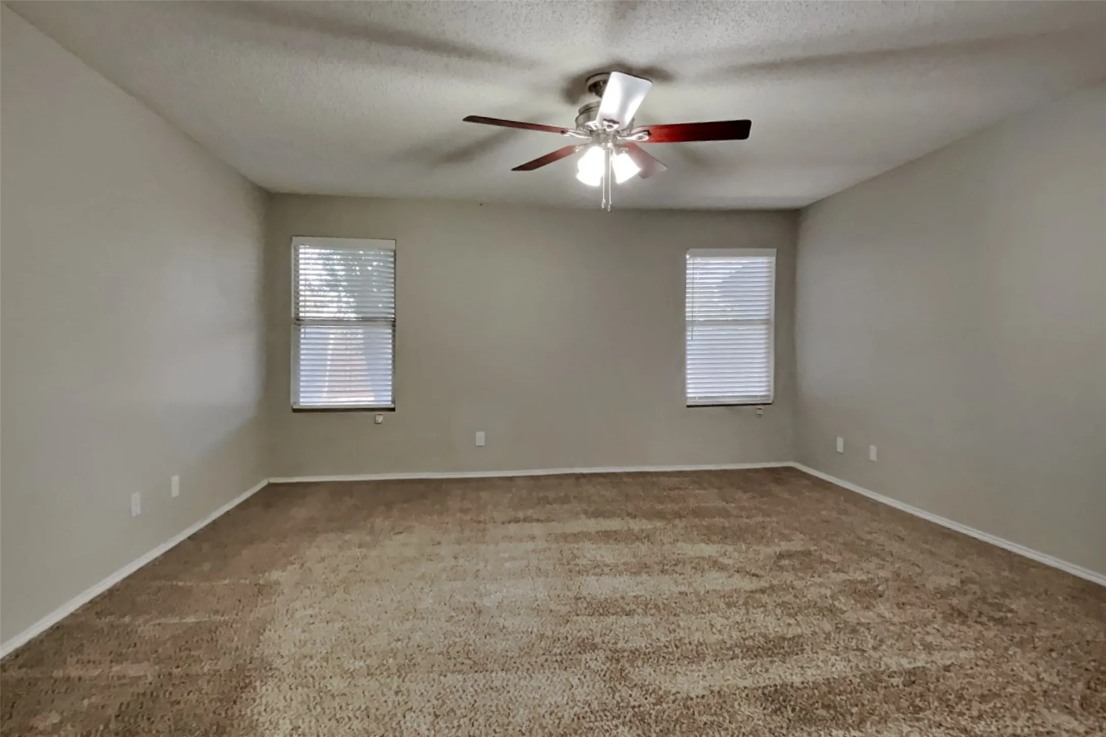 Single Family Residence For Rent in Denton County , 2204 Maple Drive, Little Elm, Texas 75068, 3 Bedroom, 2 Bathroom, 2 Garage spaces, 1,647 Sqft, built in 1999, mls#21373073, Real Estate Agent in Little Elm, Homes For Rent in Denton county, Homes For Rent in Little Elm, Realtor in Little Elm Texas, Real Estate Brokerage Independent Realty Texas, Luminita Cordes Realtor