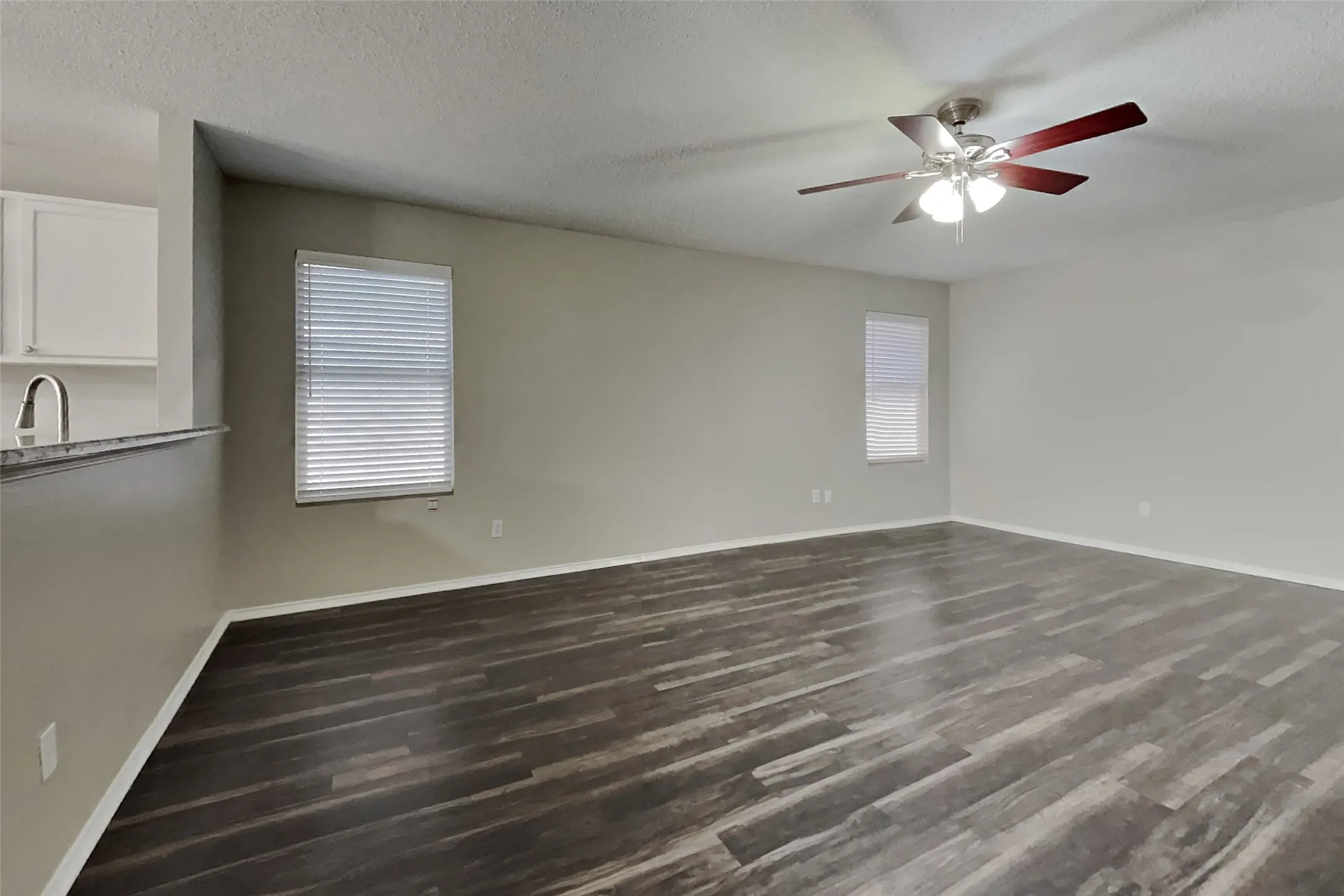 Single Family Residence For Rent in Denton County , 2204 Maple Drive, Little Elm, Texas 75068, 3 Bedroom, 2 Bathroom, 2 Garage spaces, 1,647 Sqft, built in 1999, mls#21373073, Real Estate Agent in Little Elm, Homes For Rent in Denton county, Homes For Rent in Little Elm, Realtor in Little Elm Texas, Real Estate Brokerage Independent Realty Texas, Luminita Cordes Realtor