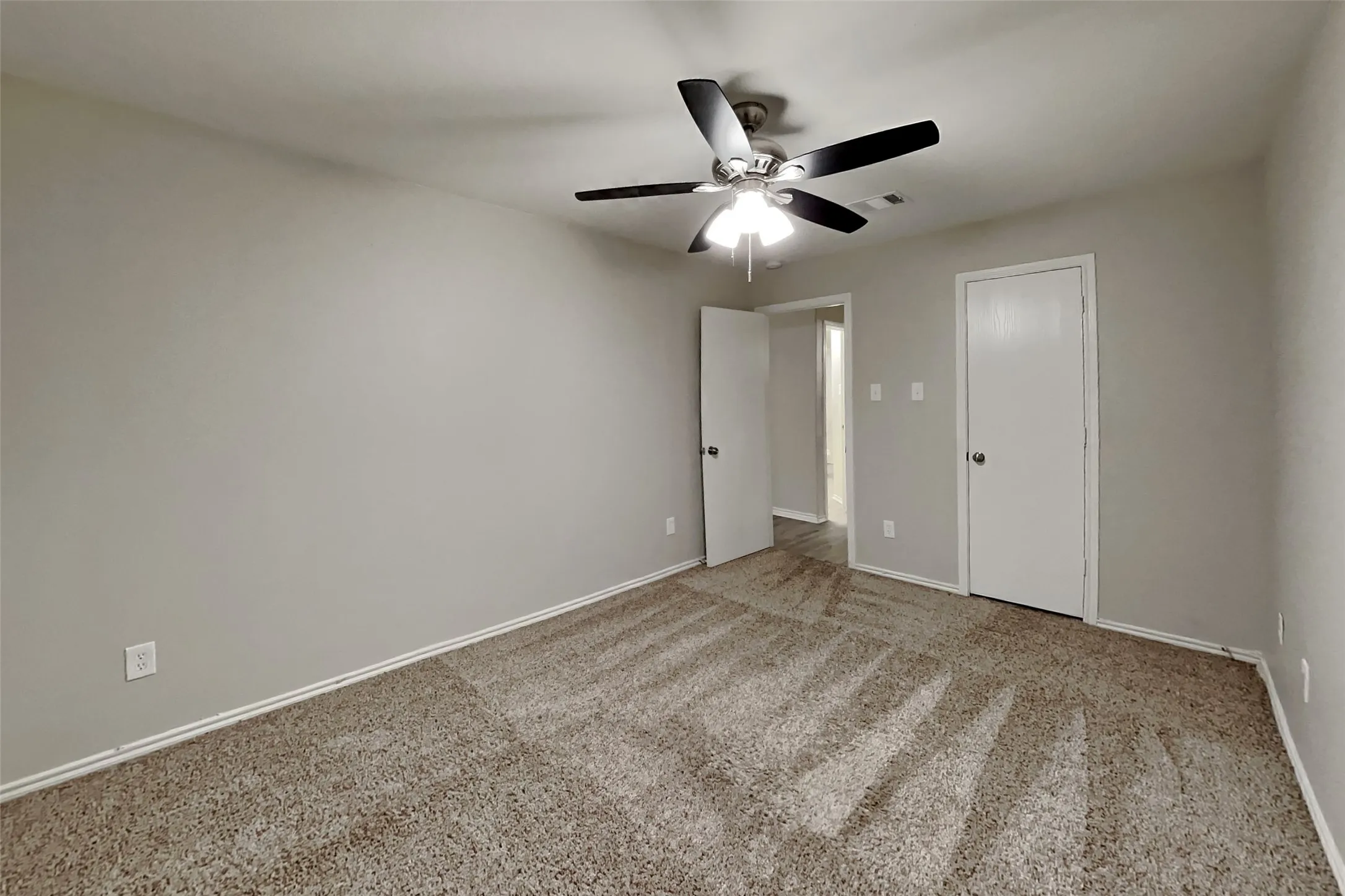 Single Family Residence For Rent in Collin County , 912 Oakcrest Drive, Wylie, Texas 75098, 4 Bedroom, 2 Bathroom, 2 Garage spaces, 2,340 Sqft, built in 2005, mls#21373074, Real Estate Agent in Wylie, Homes For Rent in Collin county, Homes For Rent in Wylie, Realtor in Wylie Texas, Real Estate Brokerage Independent Realty Texas, Luminita Cordes Realtor